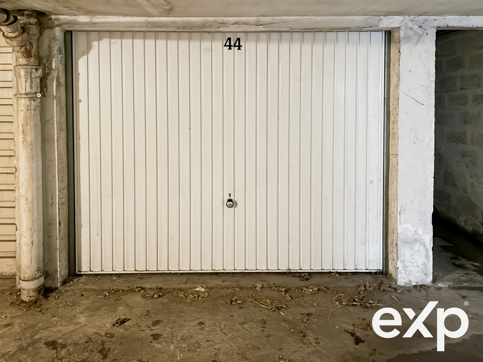 Garage fermé au Chaprais-Tristan Bernard · à Besançon · 14 m² · 12 000 €