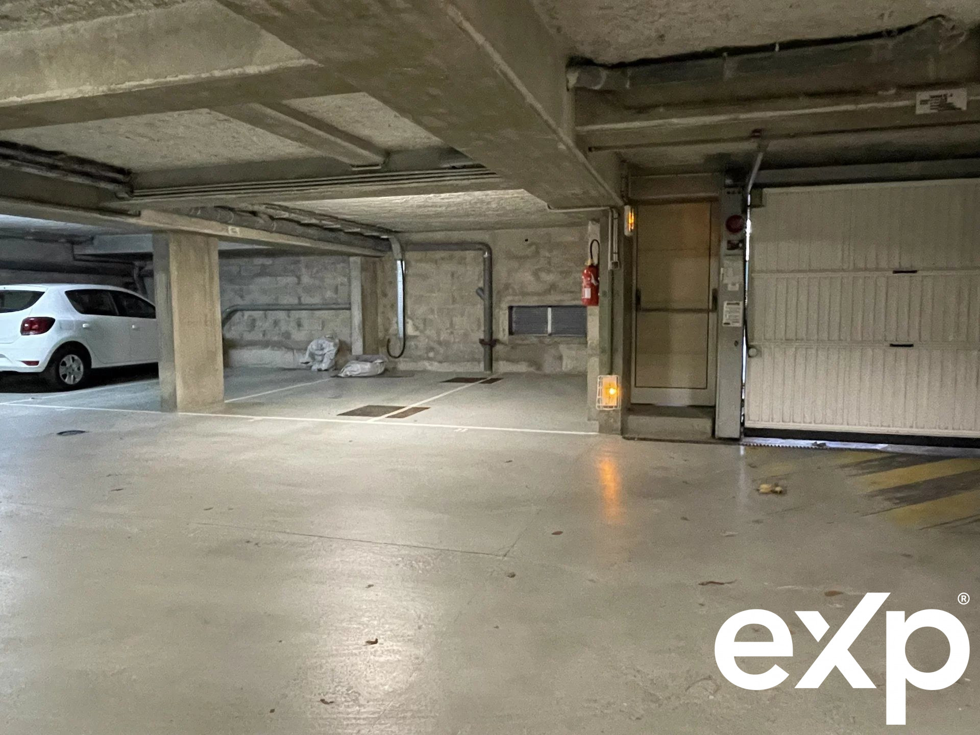 PARKING DOUBLE - CENTRE-VILLE - JUVISY SUR ORGE · à Juvisy-sur-Orge · 24 m² · 16 000 €