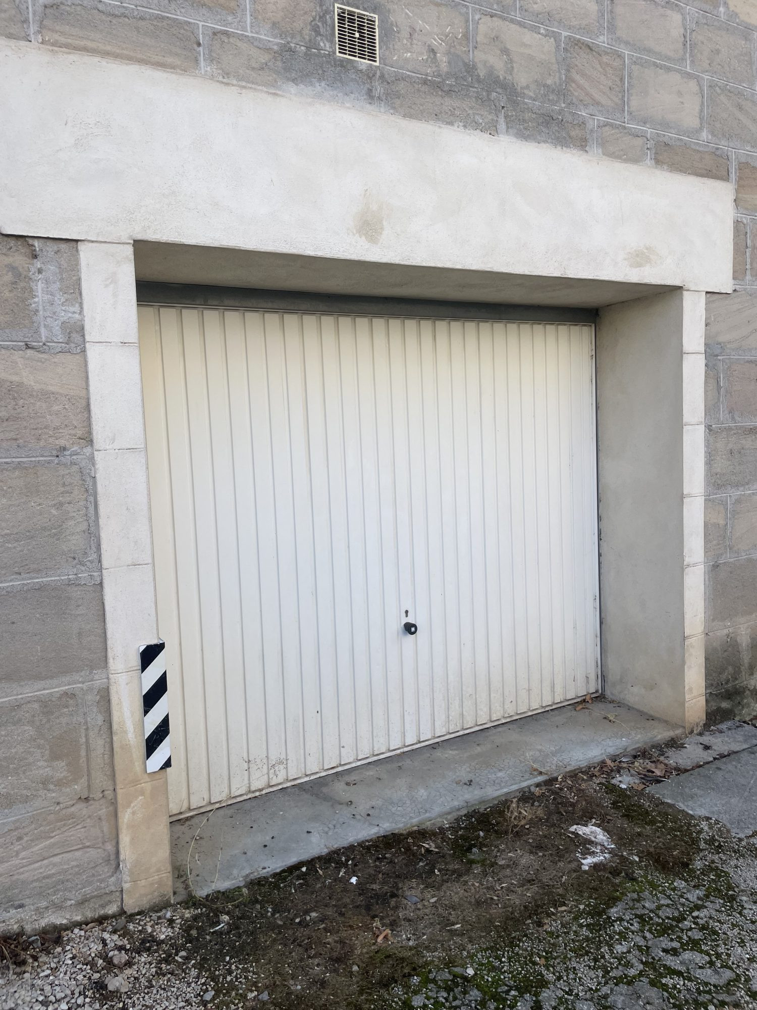 BRIVE-LA-GAILLARDE – GARAGE À VENDRE À PROXIMITÉ DE LA GARE