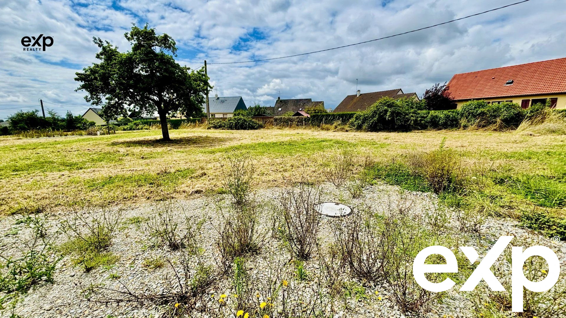 Terrain constructible de 674 m2 · à Mayenne · 65 700 €