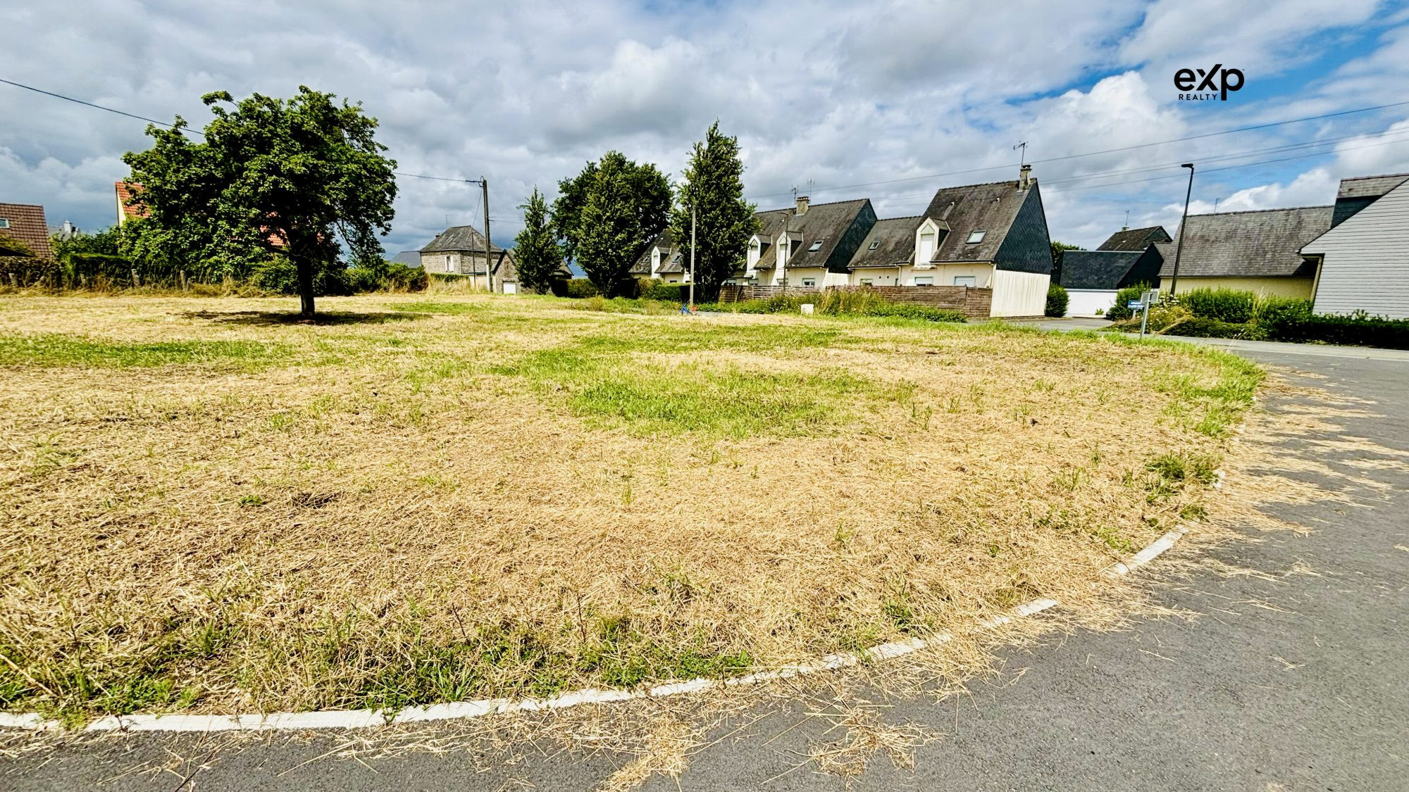 Terrain constructible de 501 m2 · à Mayenne · 52 600 €