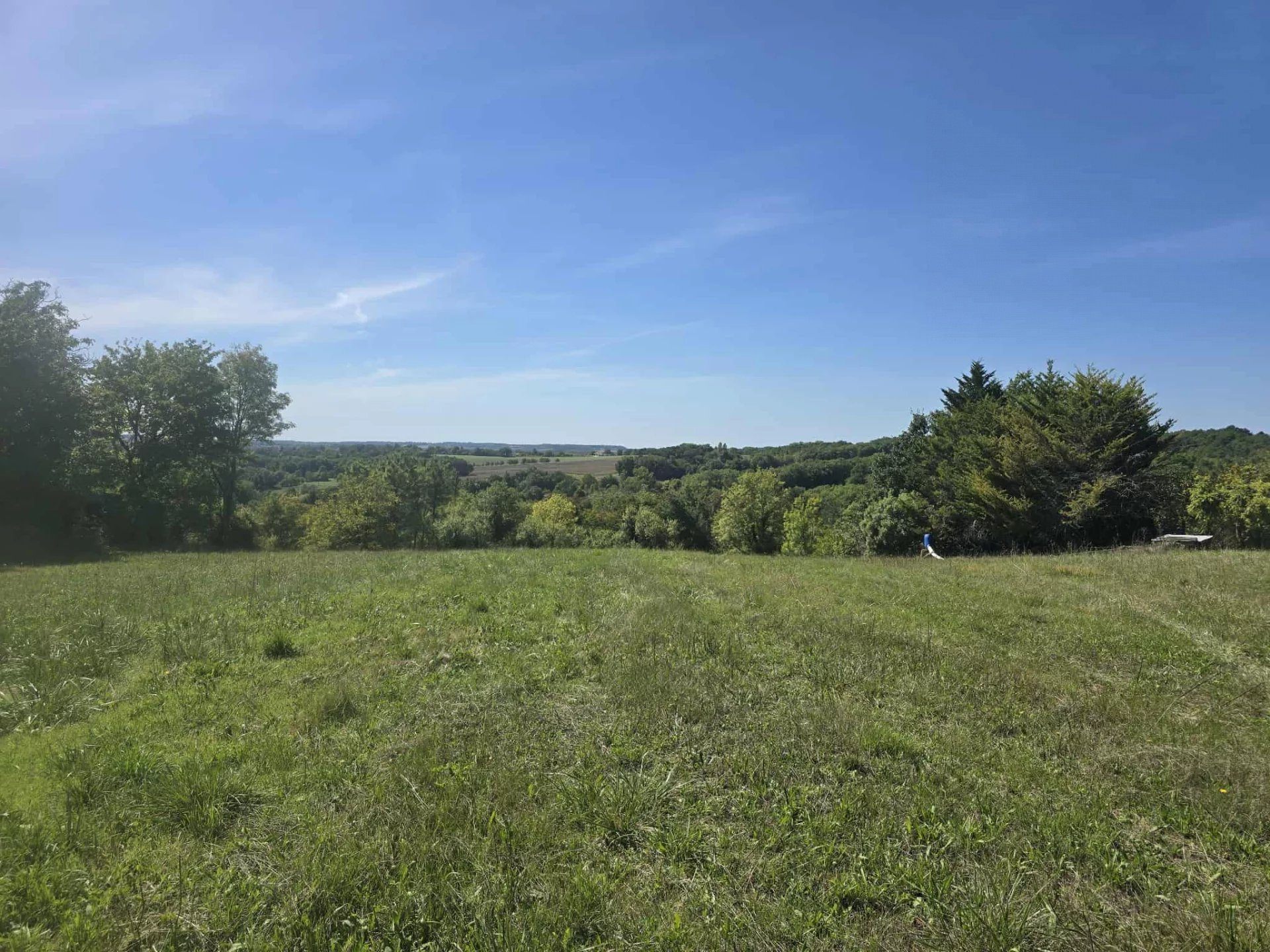 GREAT LOCATION AND BEAUTIFUL VIEW! 3