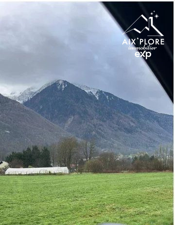 Terrain constructible de 700m²