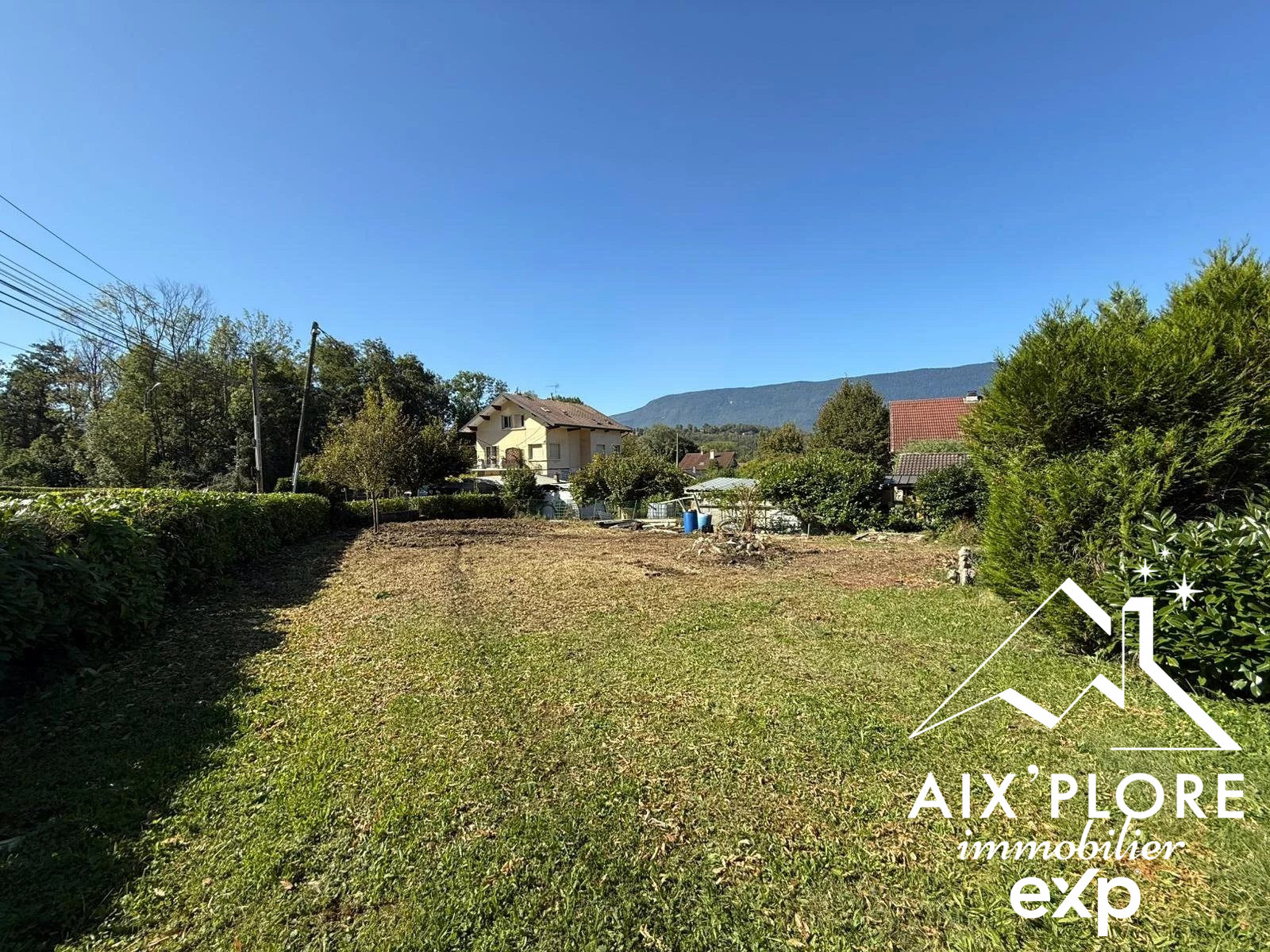 Terrain constructible de 630m² · à Méry · 199 900 €