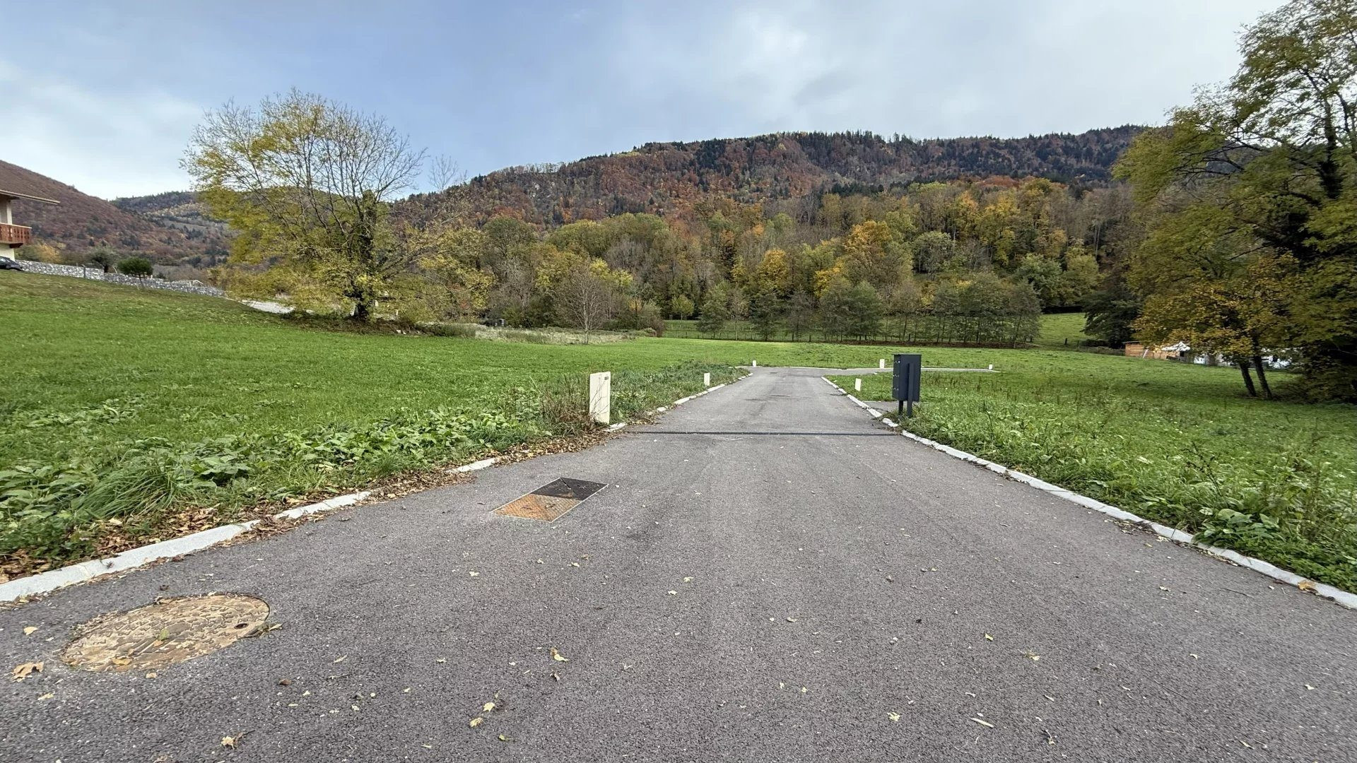 Terrain à bâtir viabilisé · à Cervens · 175 000 €