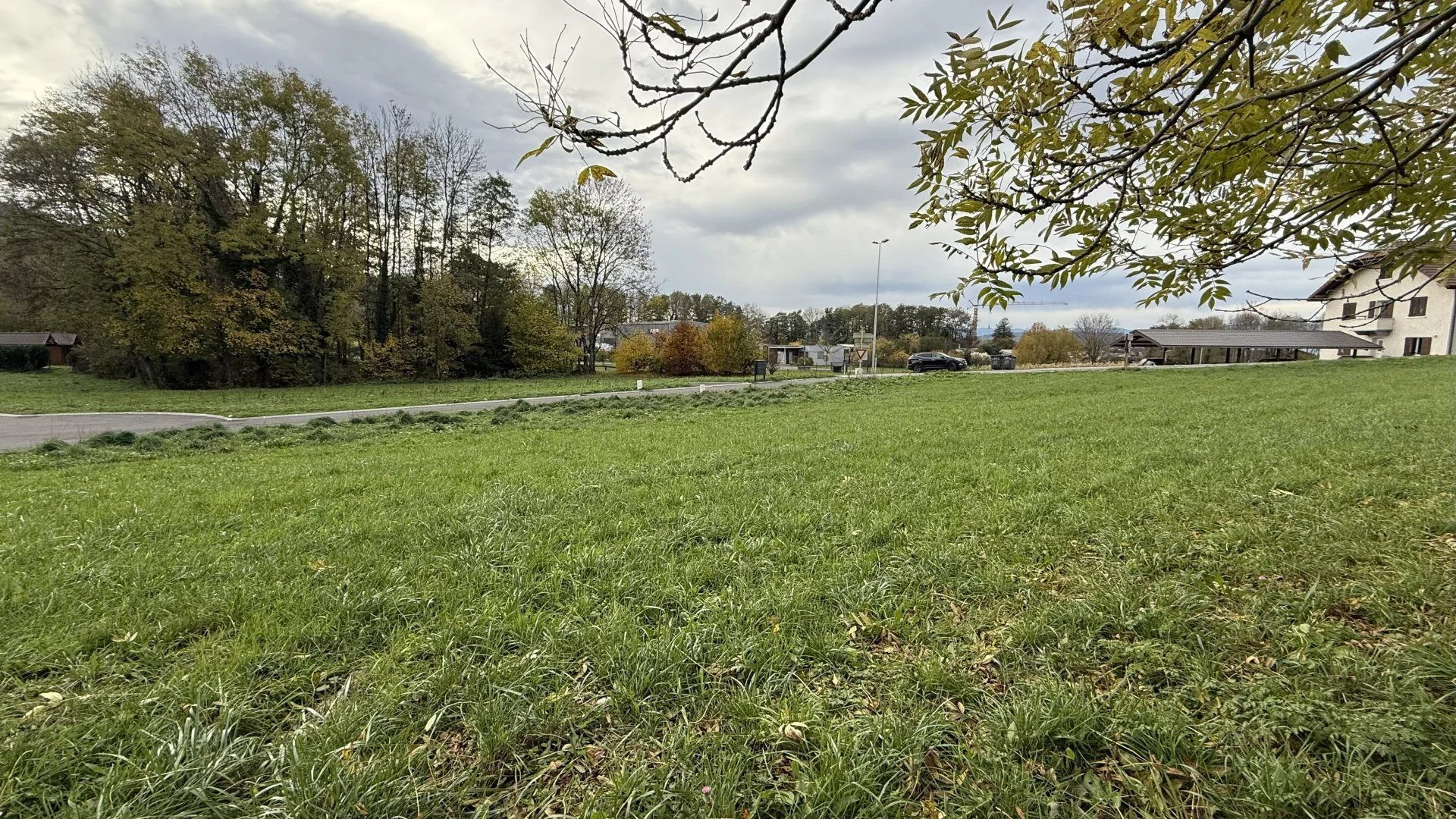 Terrain à bâtir viabilisé · à Cervens · 175 000 €