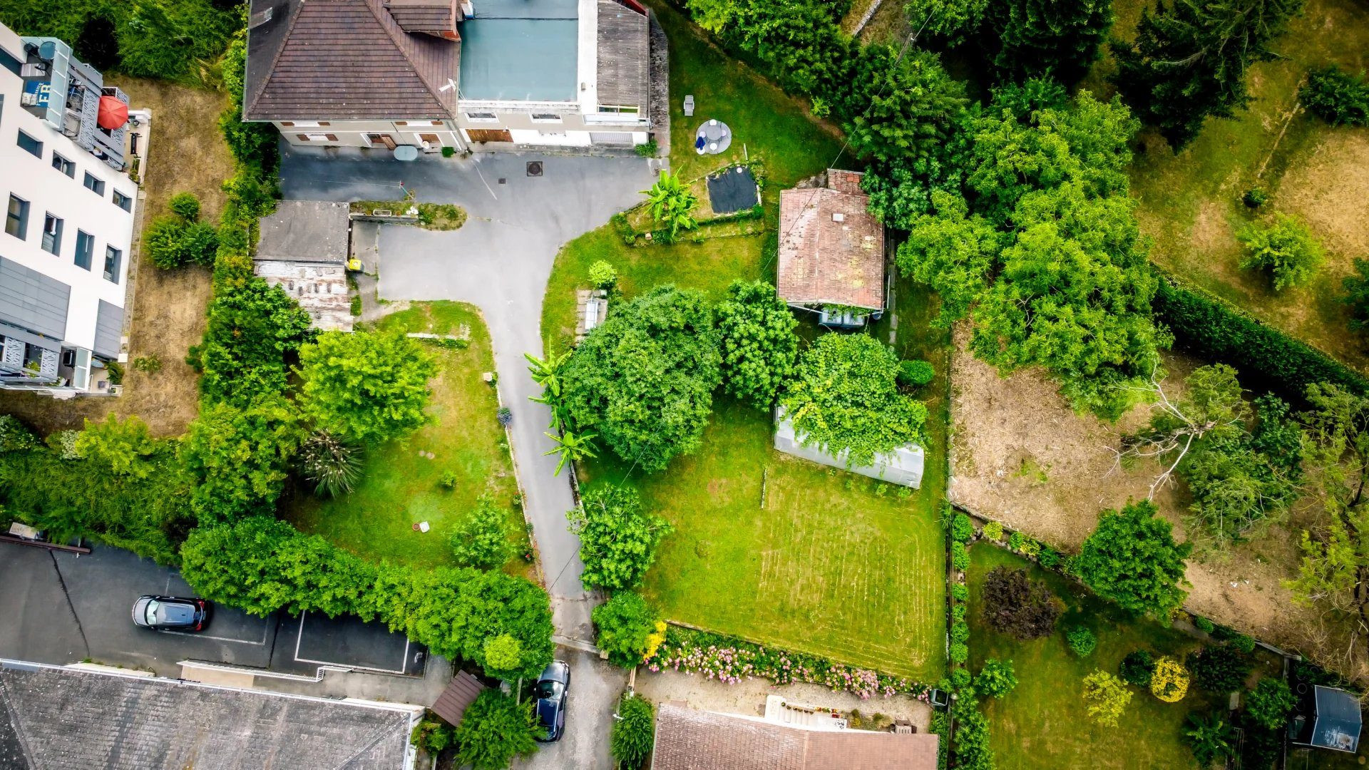 Land 345 m² with house project – Annemasse area, close to amenities 2