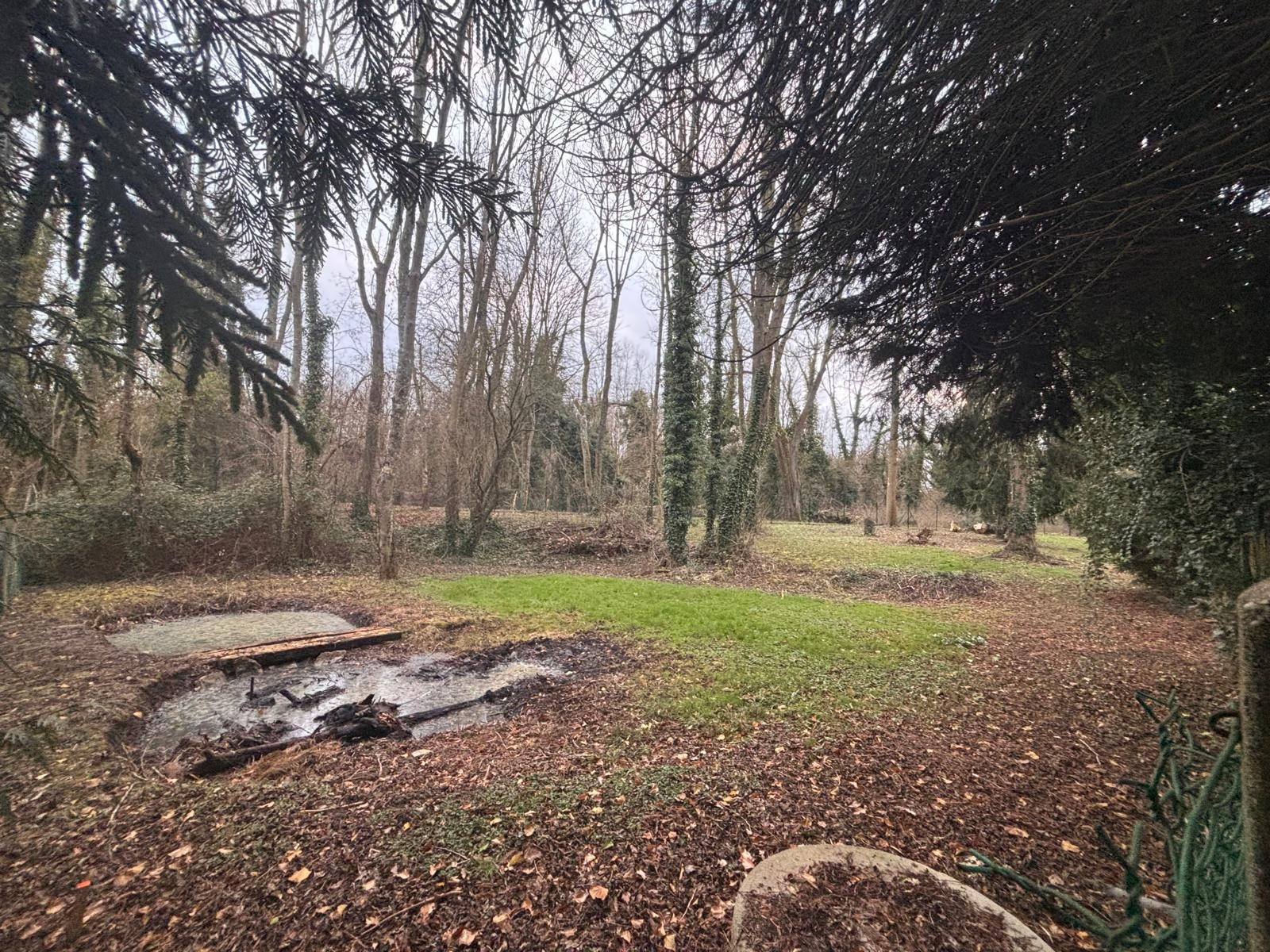 Terrain arboré constructible a vendre · à Labbeville · 135 000 €