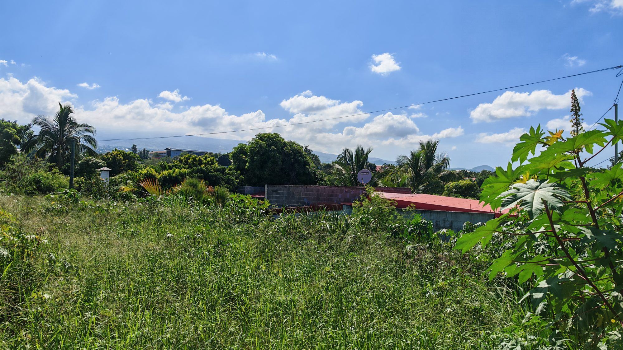 terrain plat constructible de 400 m² a Ravine des Cabris