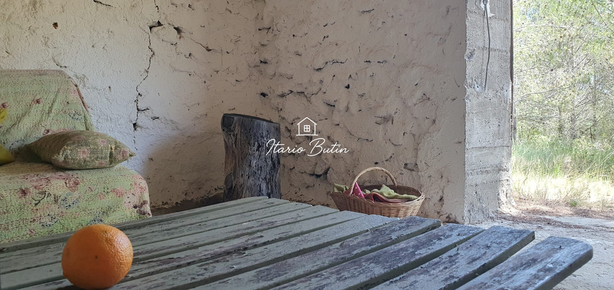 Land of nearly 1 hectare with traditional stone house 5