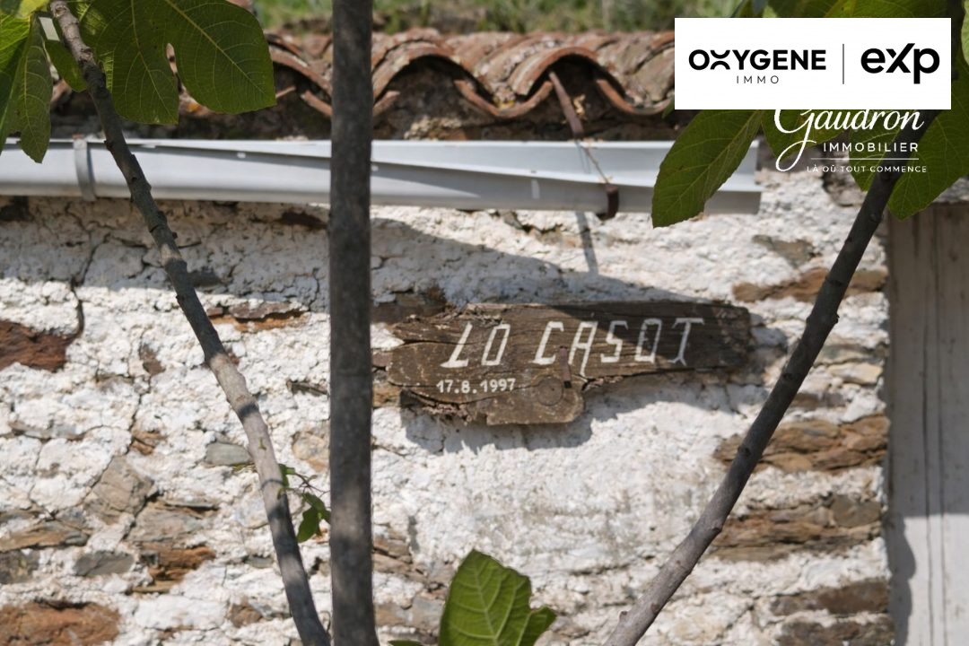 Leisure land 6,070 m² with declared stone cottage 2