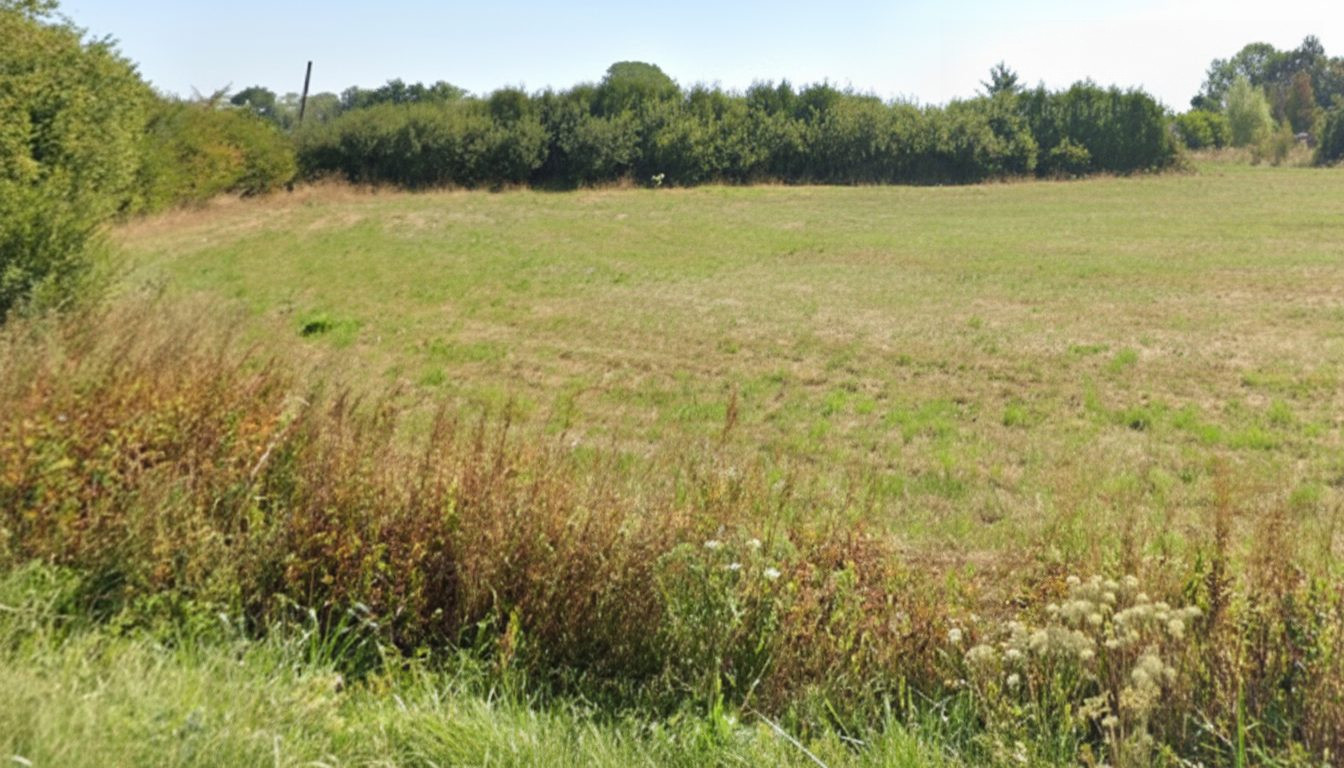 Land in Warcq 3