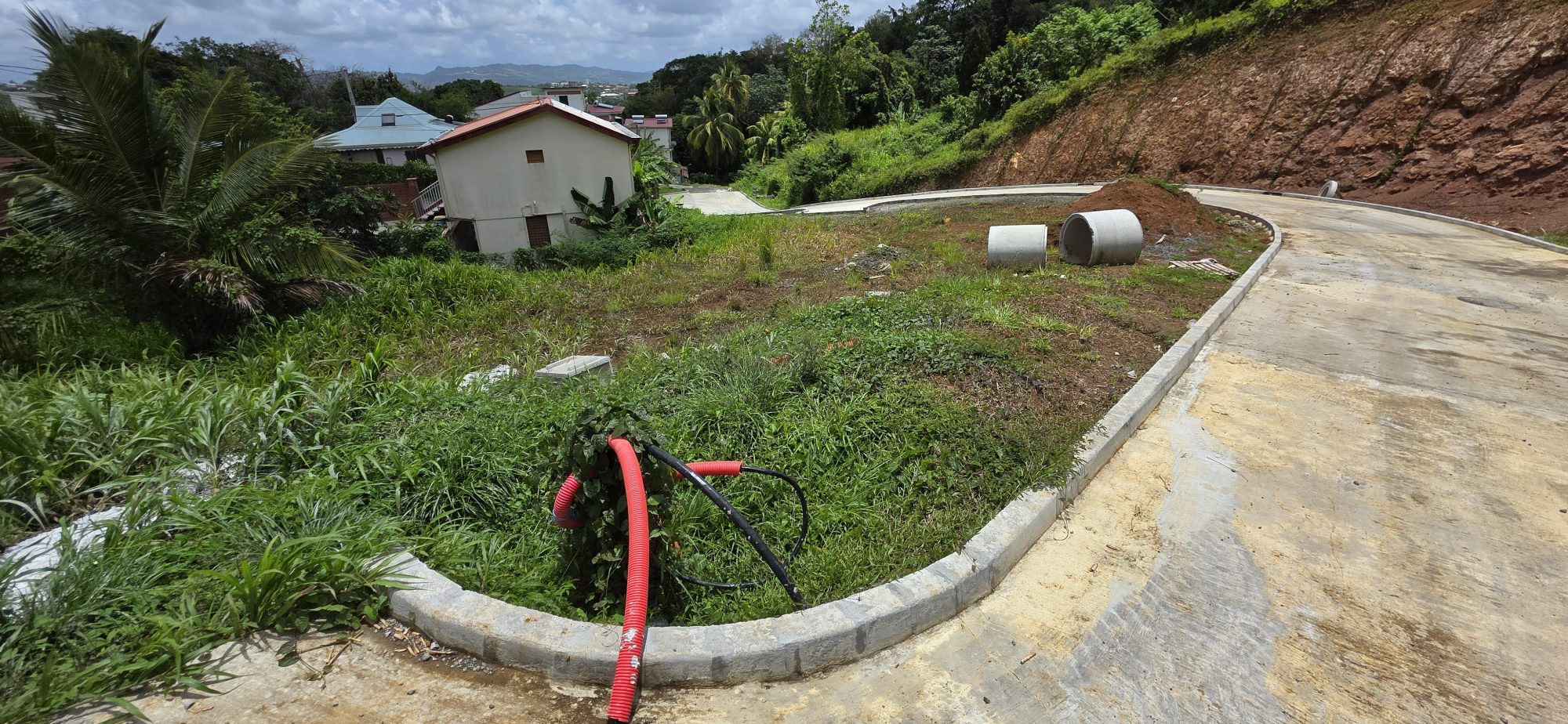 TERRAIN CONSTUCTIBLE ET VIABILISE