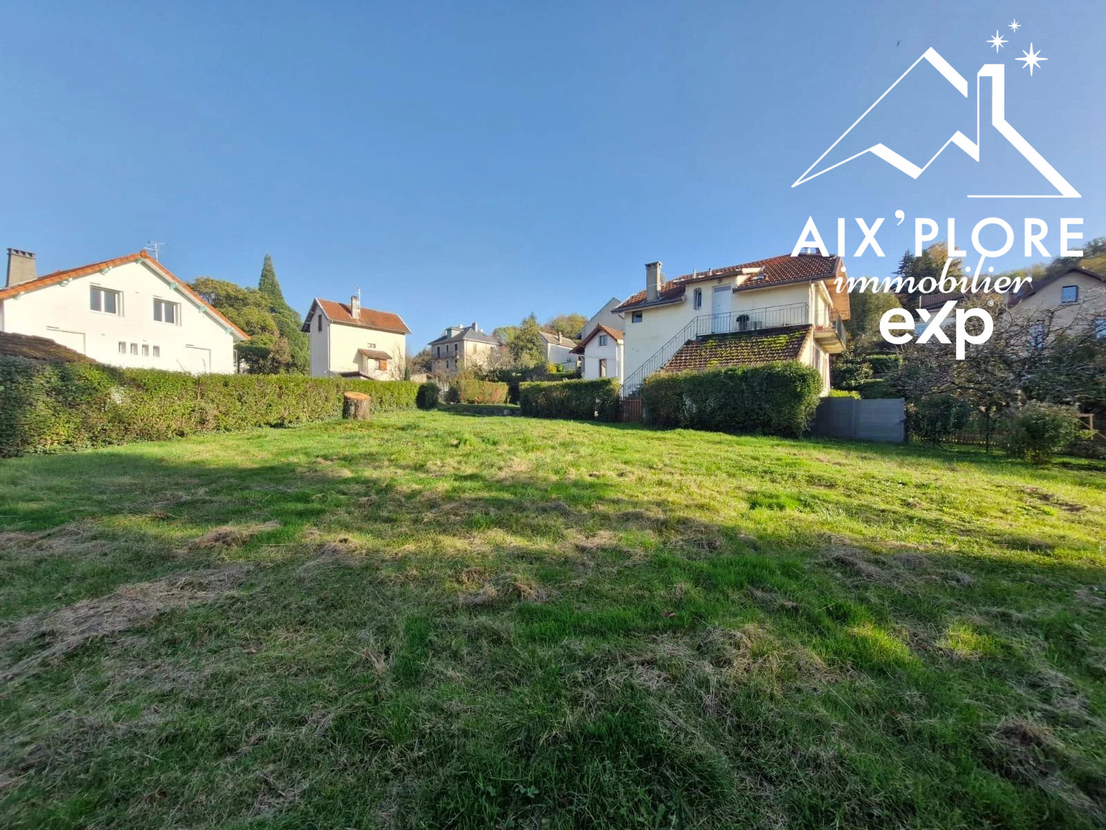 Terrain constructible de 595m² - Jacob-Bellecombette