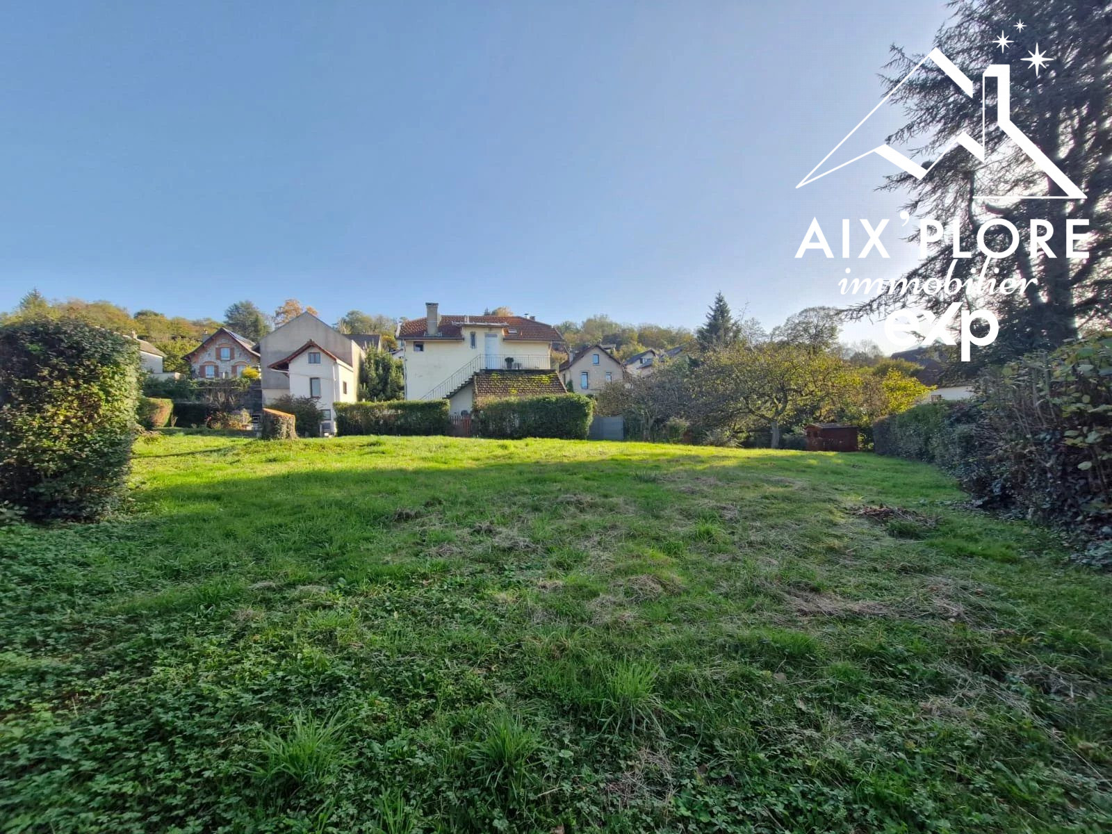 Terrain constructible de 595m² - Jacob-Bellecombette