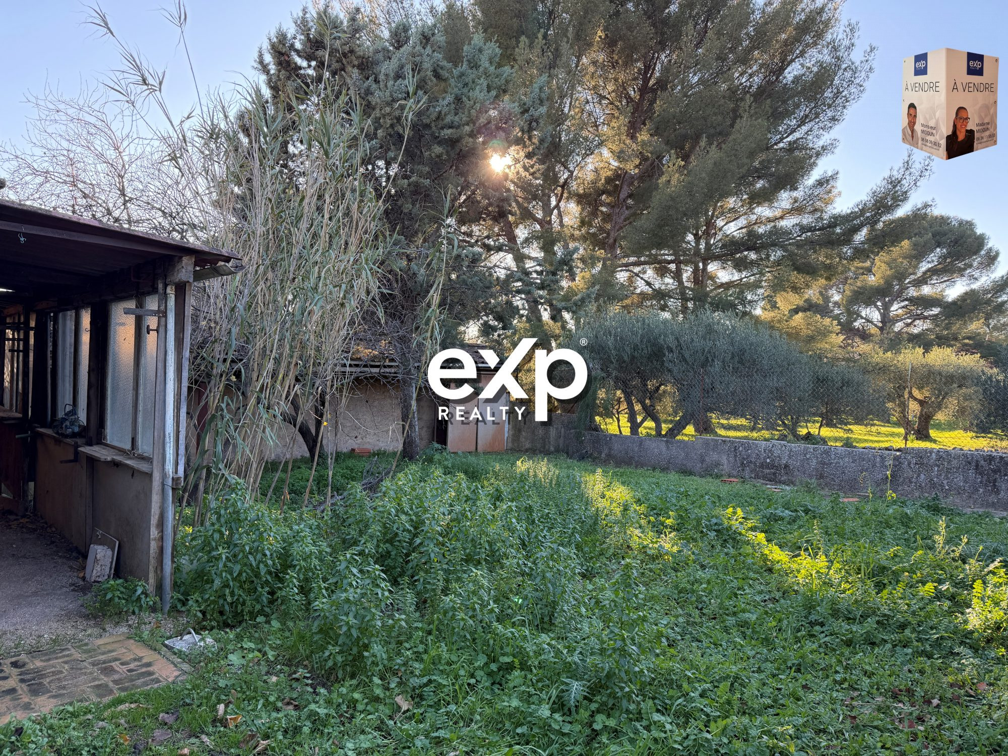 Buildable land approximately 330 m² BONNES HERBES 3