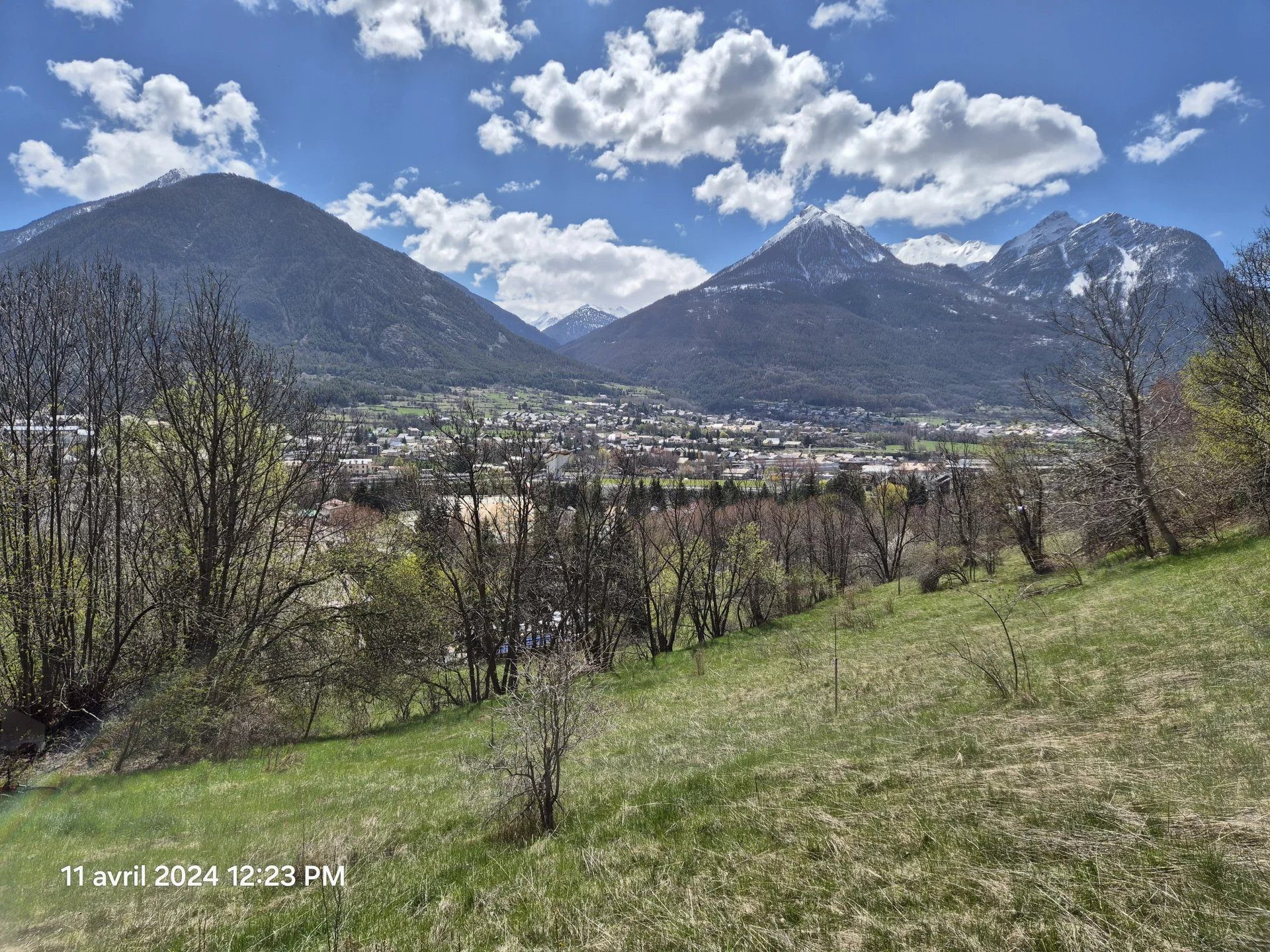 Terrain Constructible proche Centre Ville calme nature · à Briançon · 570 000 €