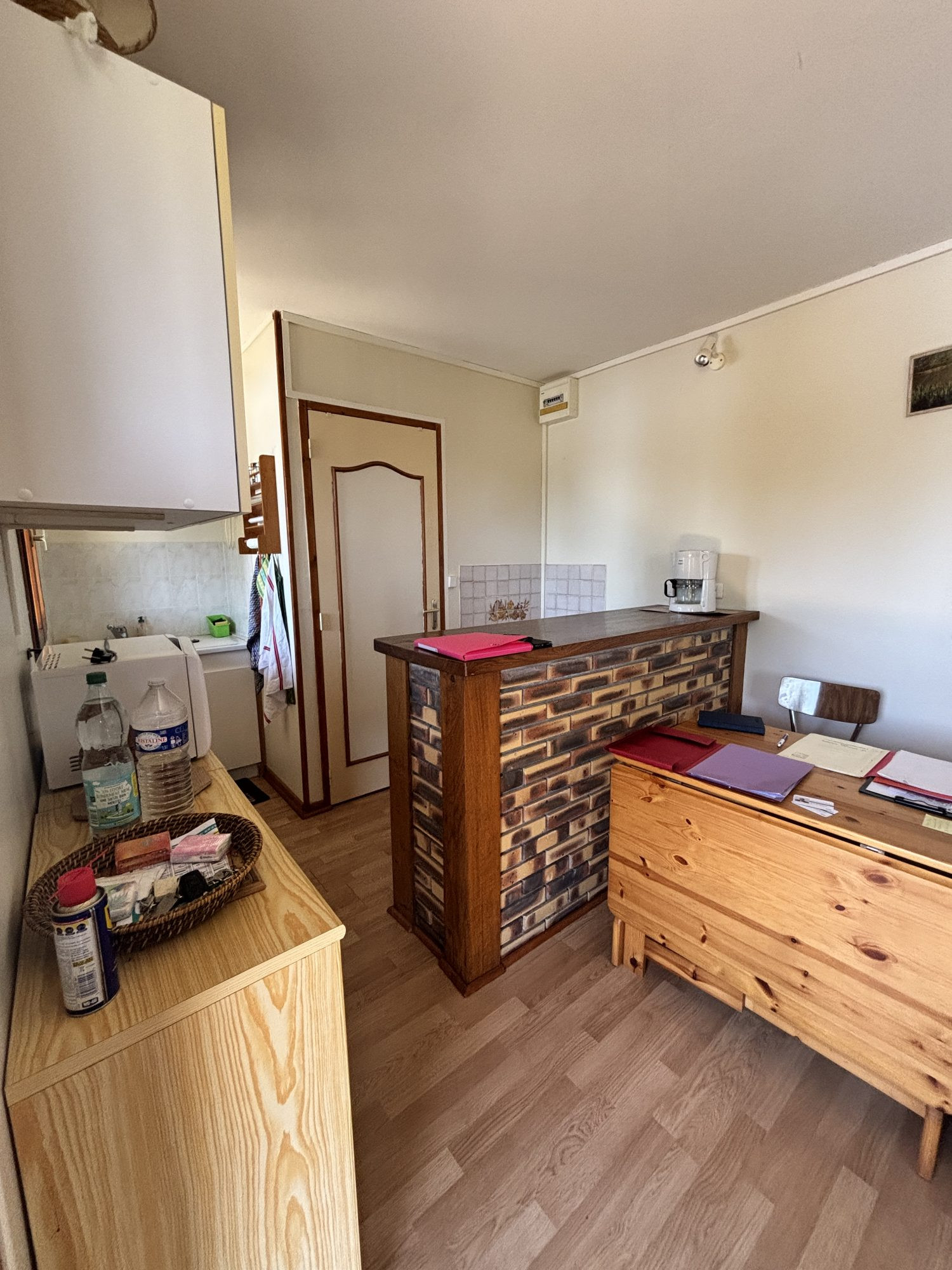 ETANG avec chalet et dependances · à Azy-le-Vif · 128 000 €