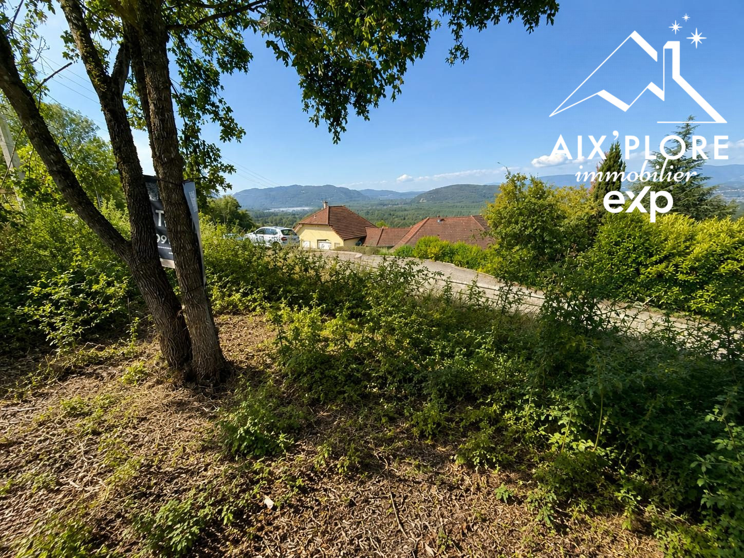Terrain constructible de 1 320 m² avec vue imprenable sur la Chautagne