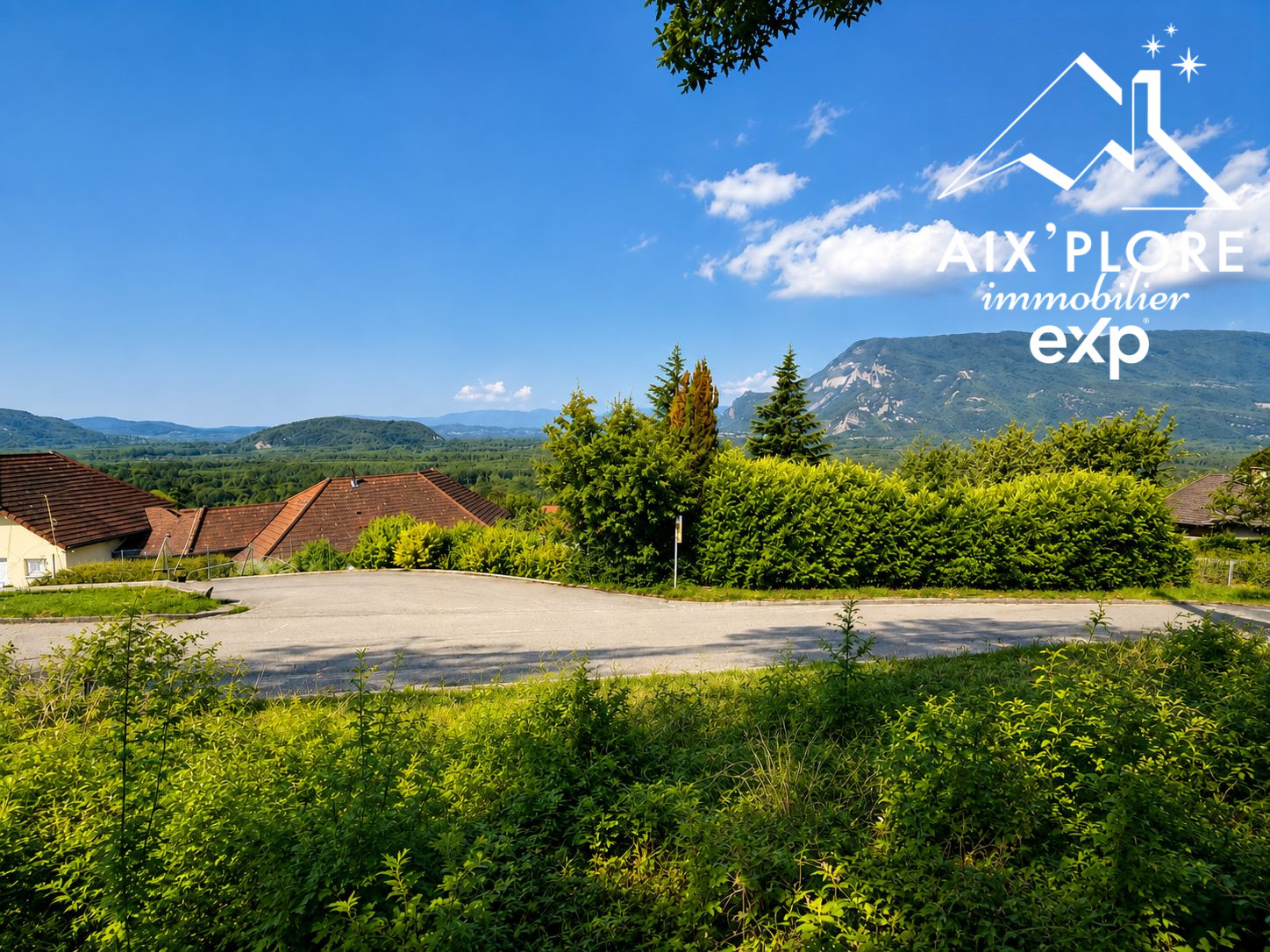 Terrain constructible de 1 320 m² avec vue imprenable sur la Chautagne