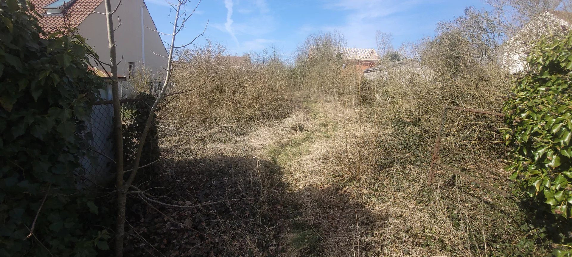 Terrain à bâtir à Épiais-Rhus, 726 m² disponible