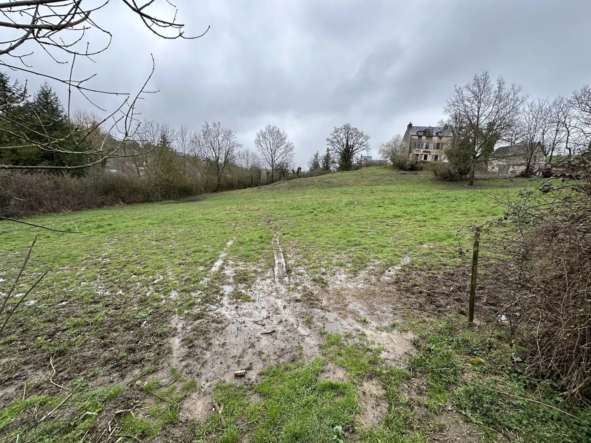 Terrain à vendre à Montrozier