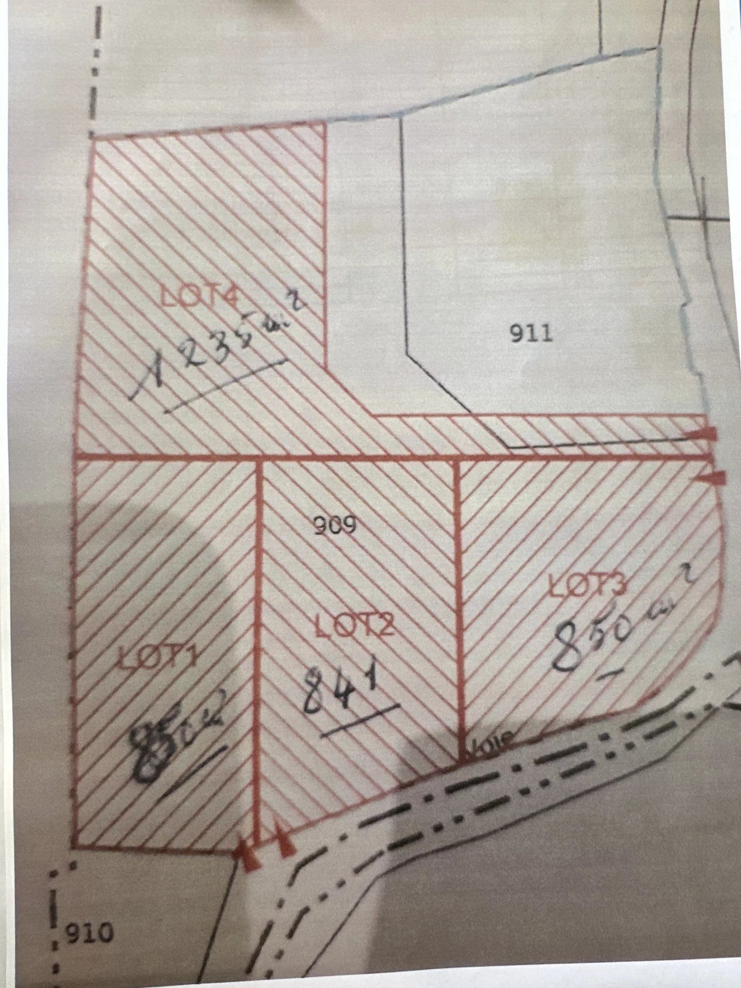 Terrain constructible · à Montrozier · 42 500 €