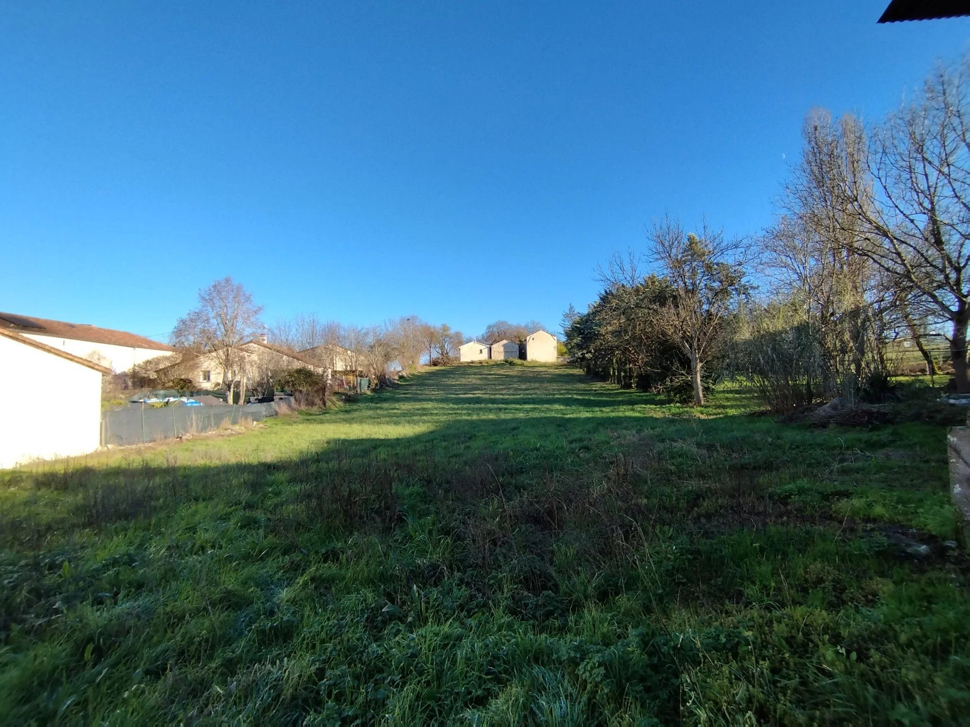 Terrain constructible à Lhospitalet, 15 min de Cahors · 36 000 €