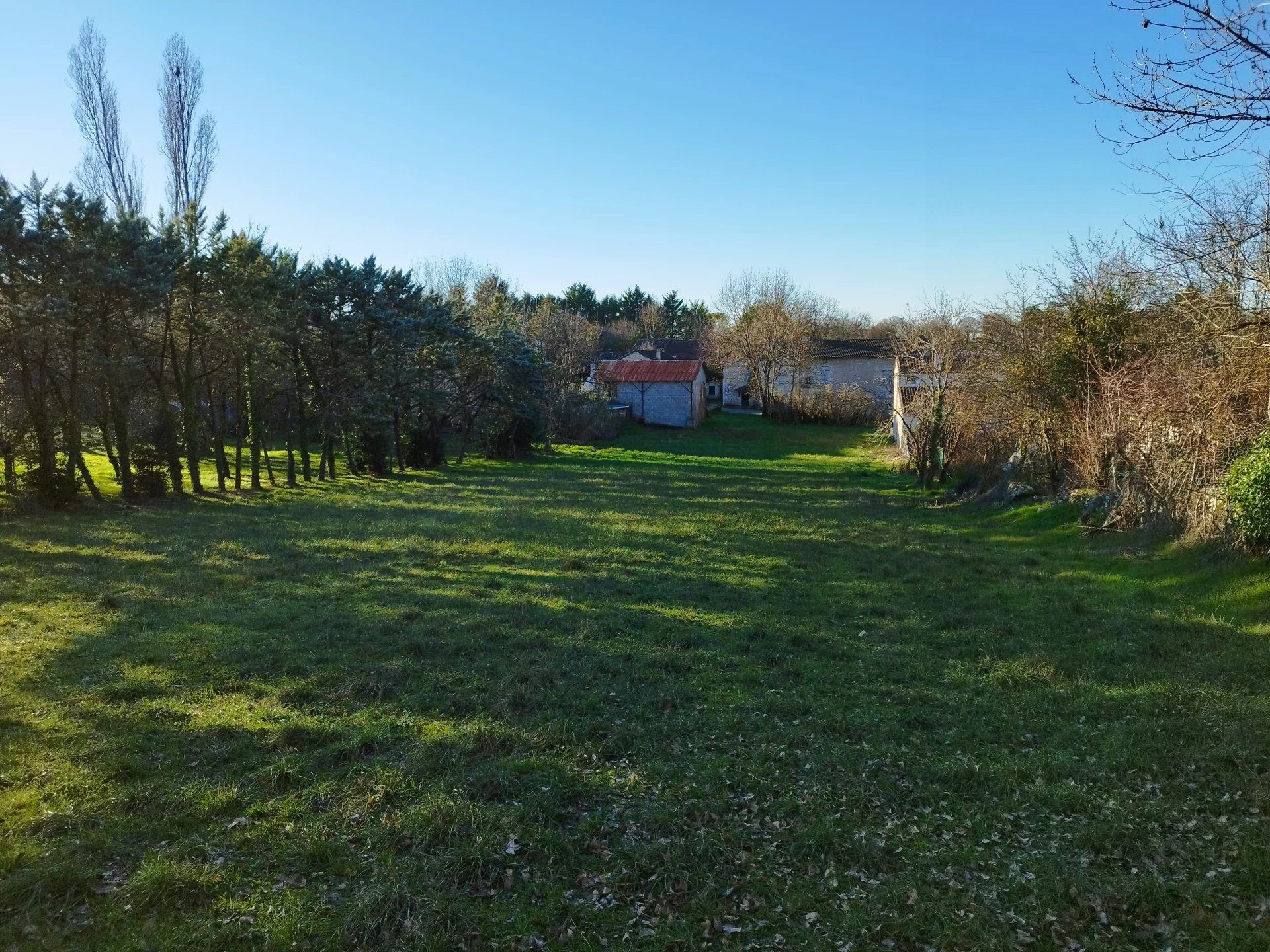 Terrain constructible à Lhospitalet, 15 min de Cahors