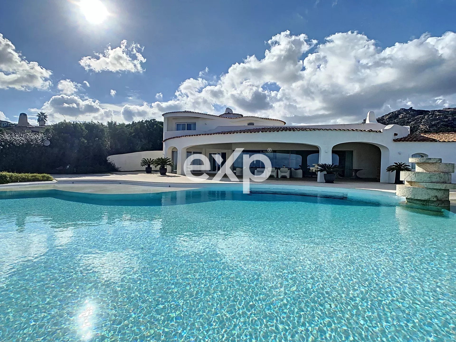 Villa moderna a Porto Cervo con vista mare panoramica - Ampie zone giorno, piscina e spa