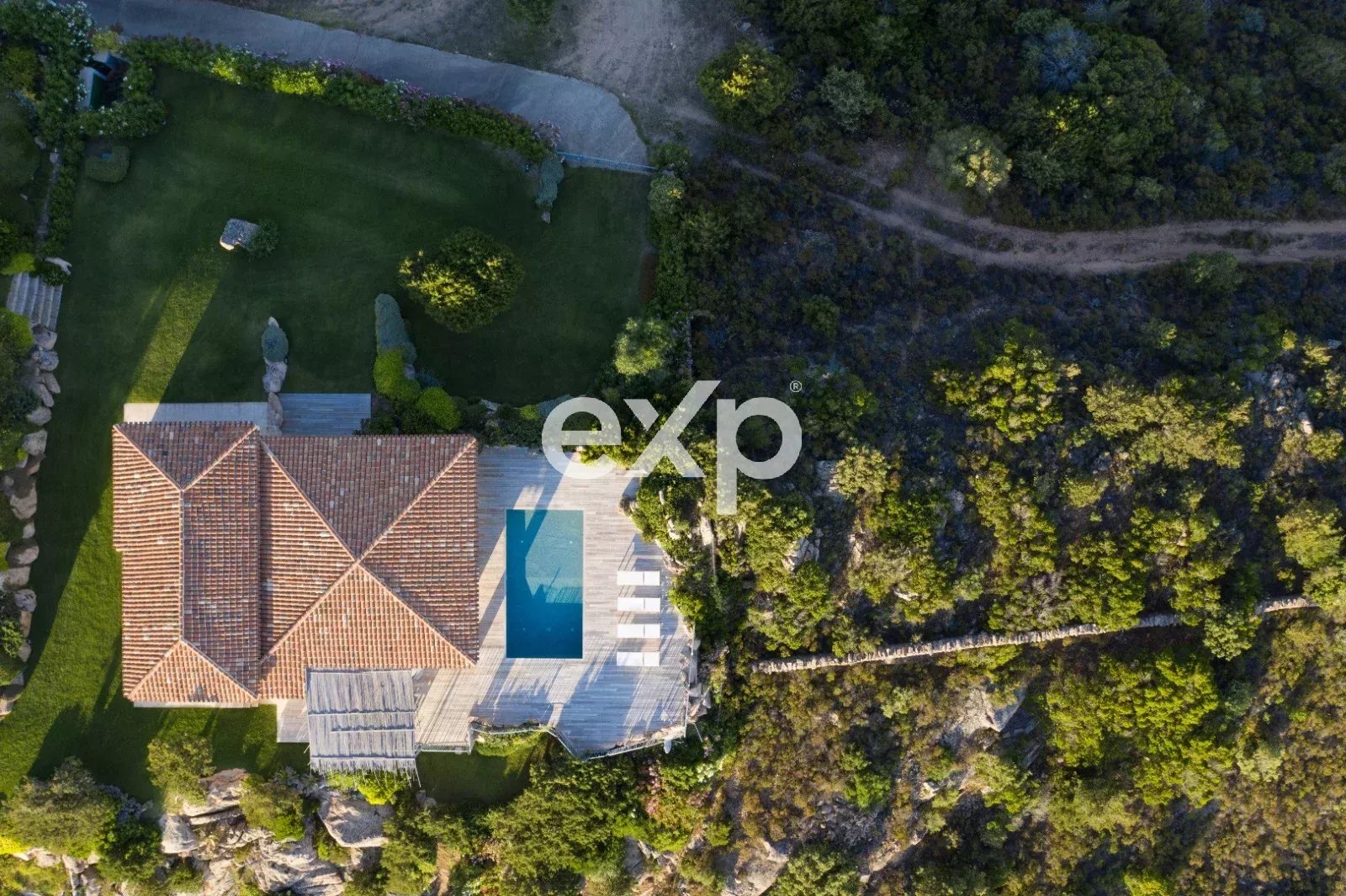Affitto Villa con piscina vista mare vicino Porto Cervo