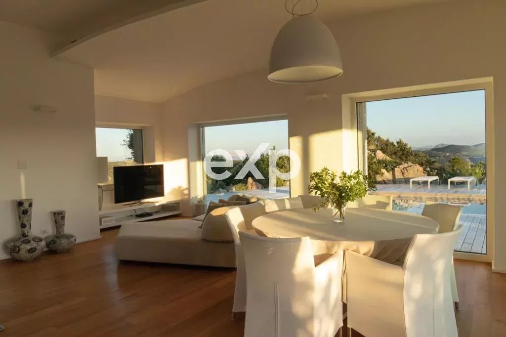 Affitto Villa con piscina vista mare vicino Porto Cervo