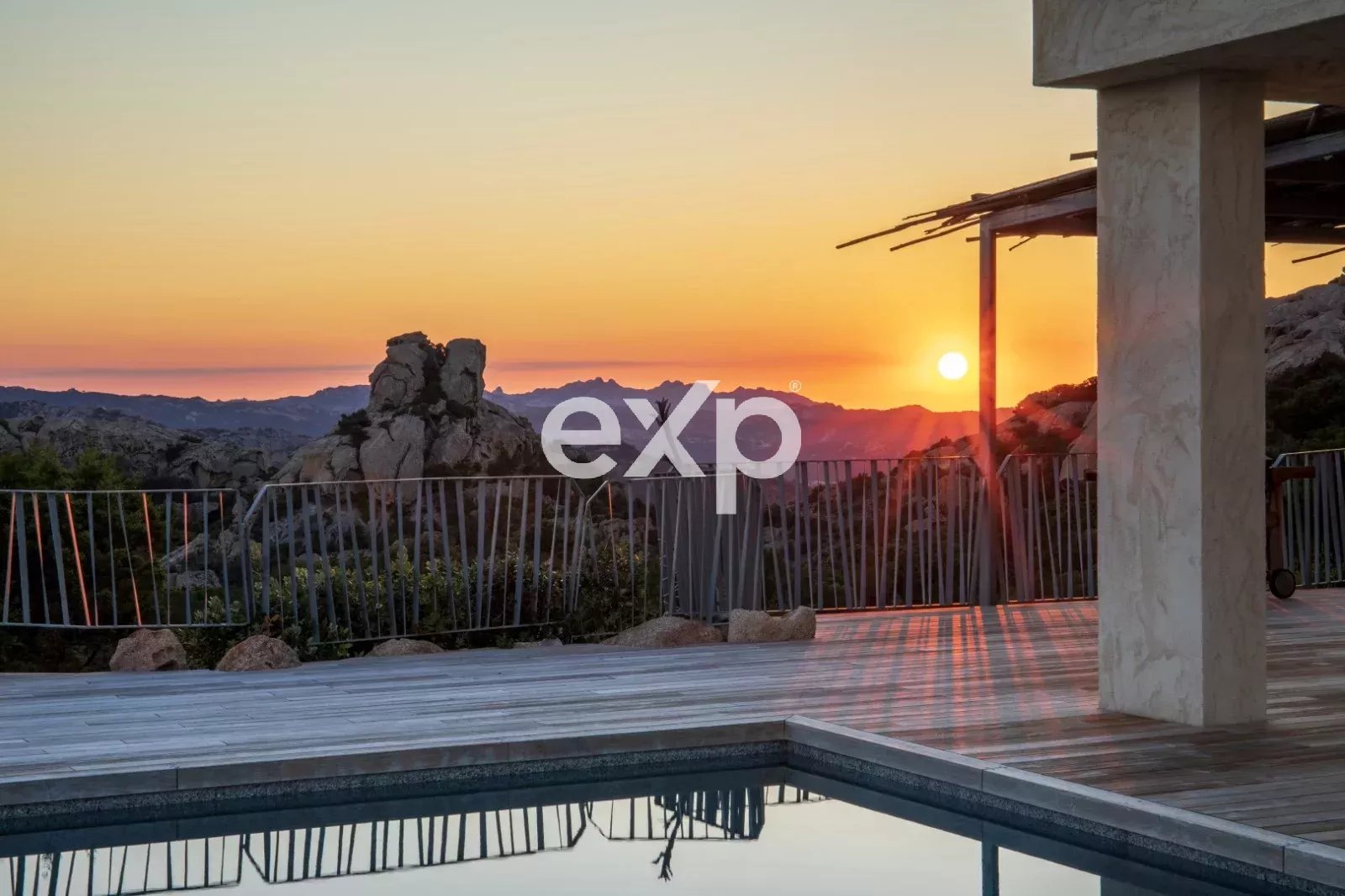 Affitto Villa con piscina vista mare vicino Porto Cervo