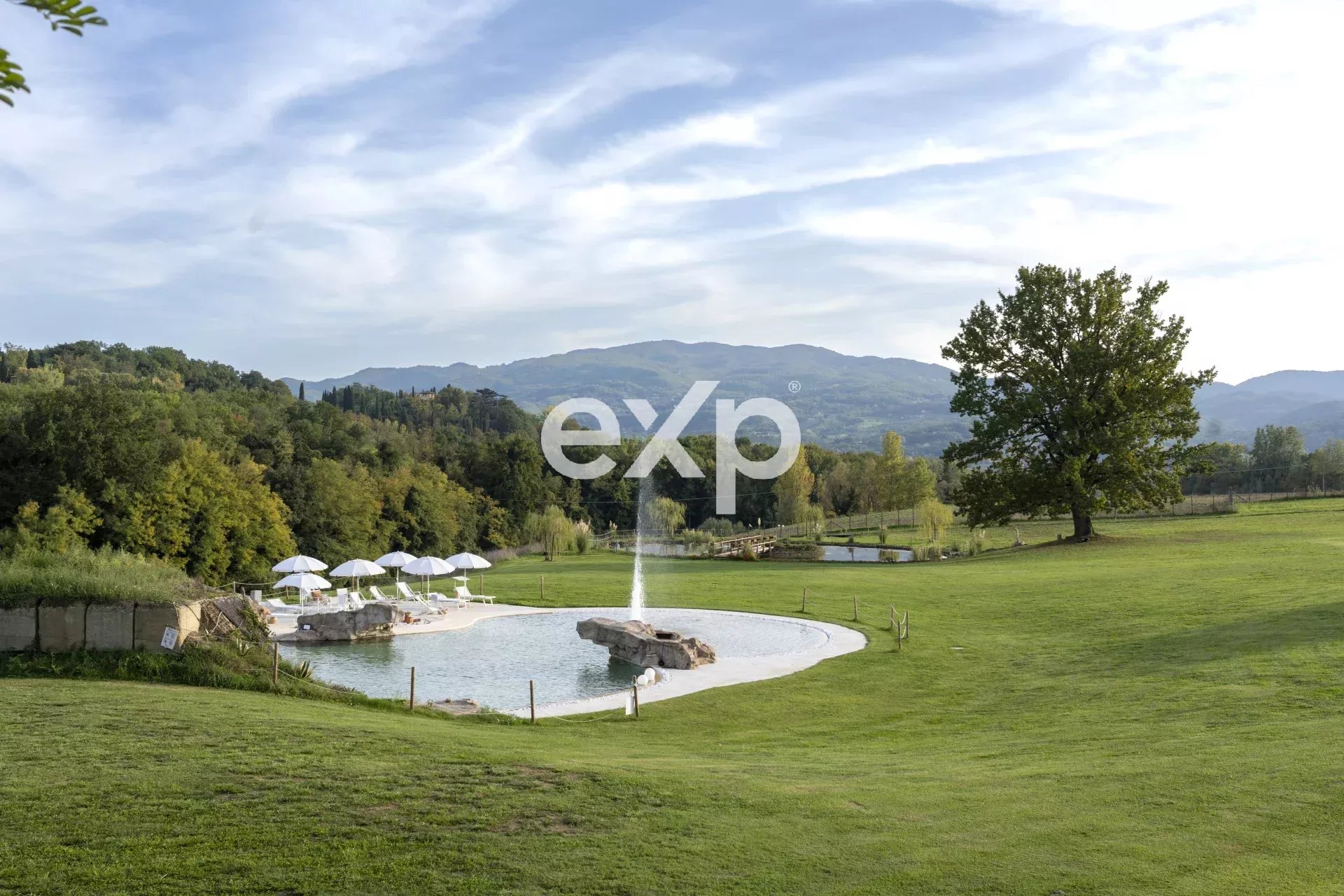 MUGELLO/Vicchio, Firenze: VILLA DI LUSSO E AGRITURISMO CON PISCINA E LAGO PRIVATO