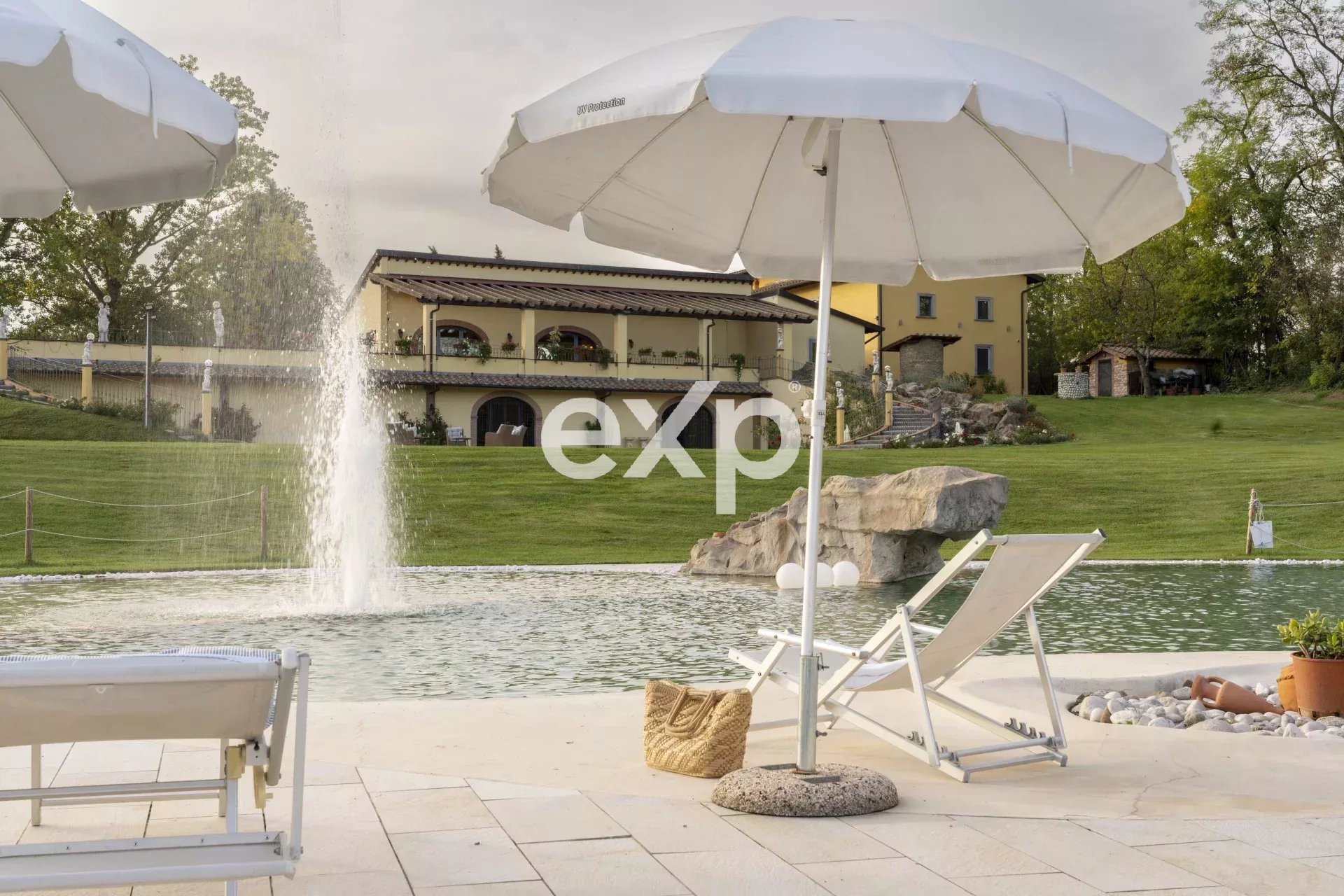 MUGELLO/Vicchio, Firenze: VILLA DI LUSSO E AGRITURISMO CON PISCINA E LAGO PRIVATO