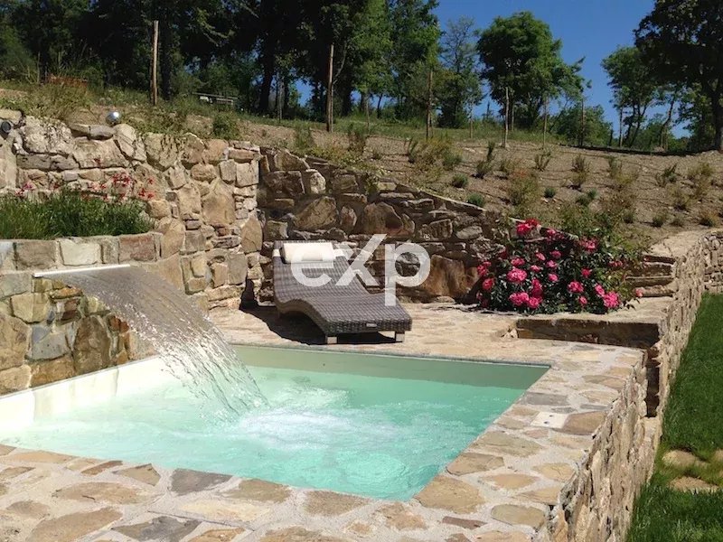 TOSCANA/Chianti: Proprietà di Charme con piscina panoramica e idromassaggio a cascata