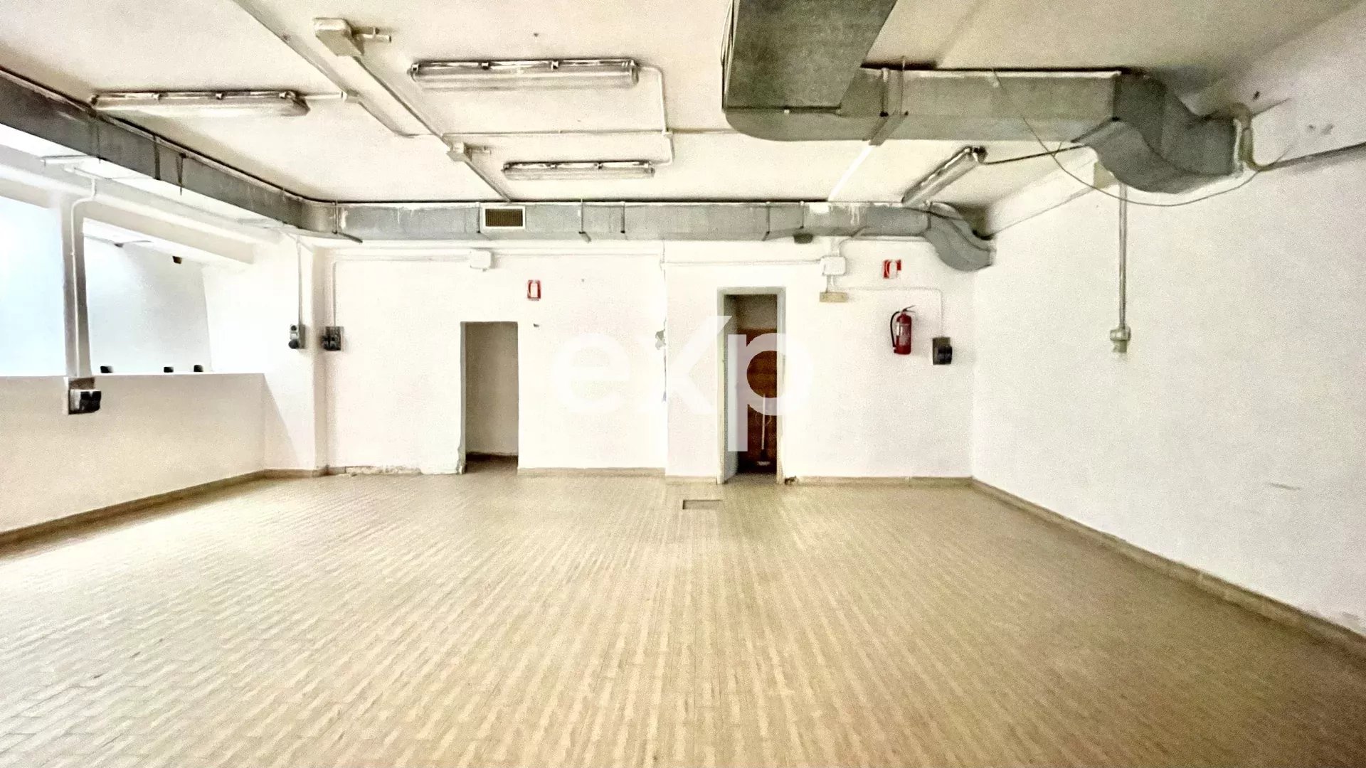 Affittasi 200mq locale ad uso magazzino/laboratorio a Roma adiac. Baldo degli Ubaldi