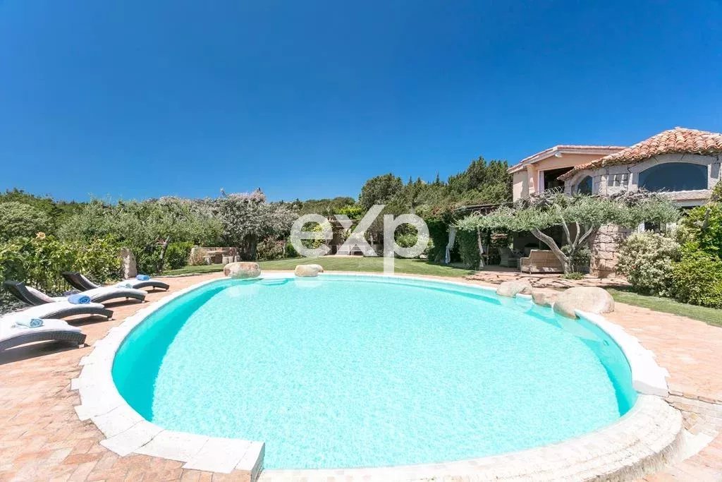 Villa con piscina e vista mare a Cala di Volpe -