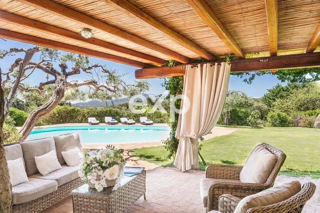 Villa con piscina e vista mare a Cala di Volpe -