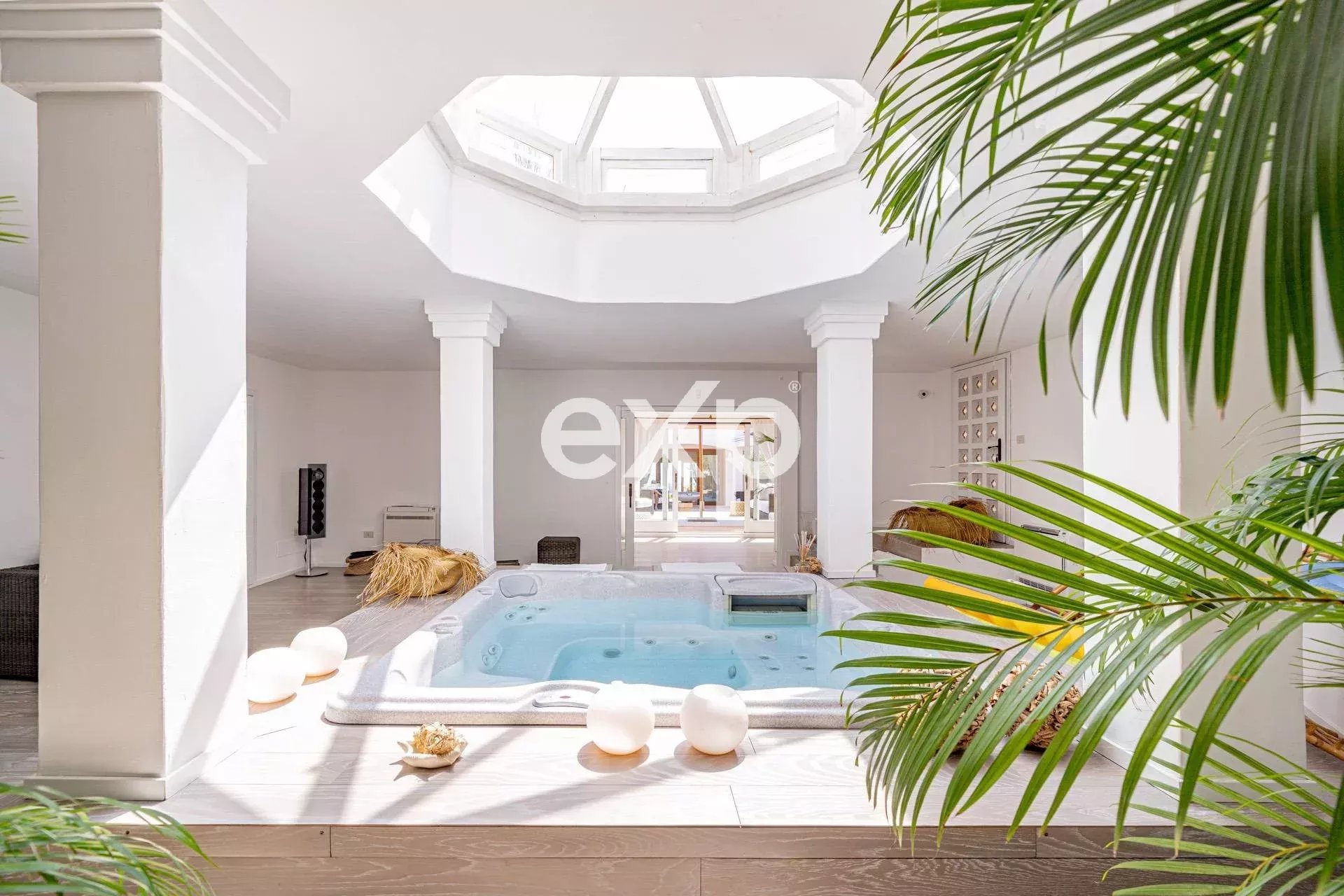 Villa con piscina vista mare Porto Cervo Cala di Volpe