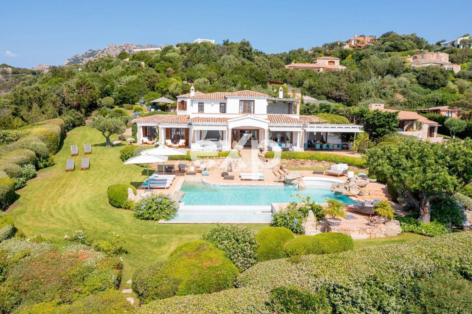 Villa con piscina vista mare Porto Cervo Cala di Volpe
