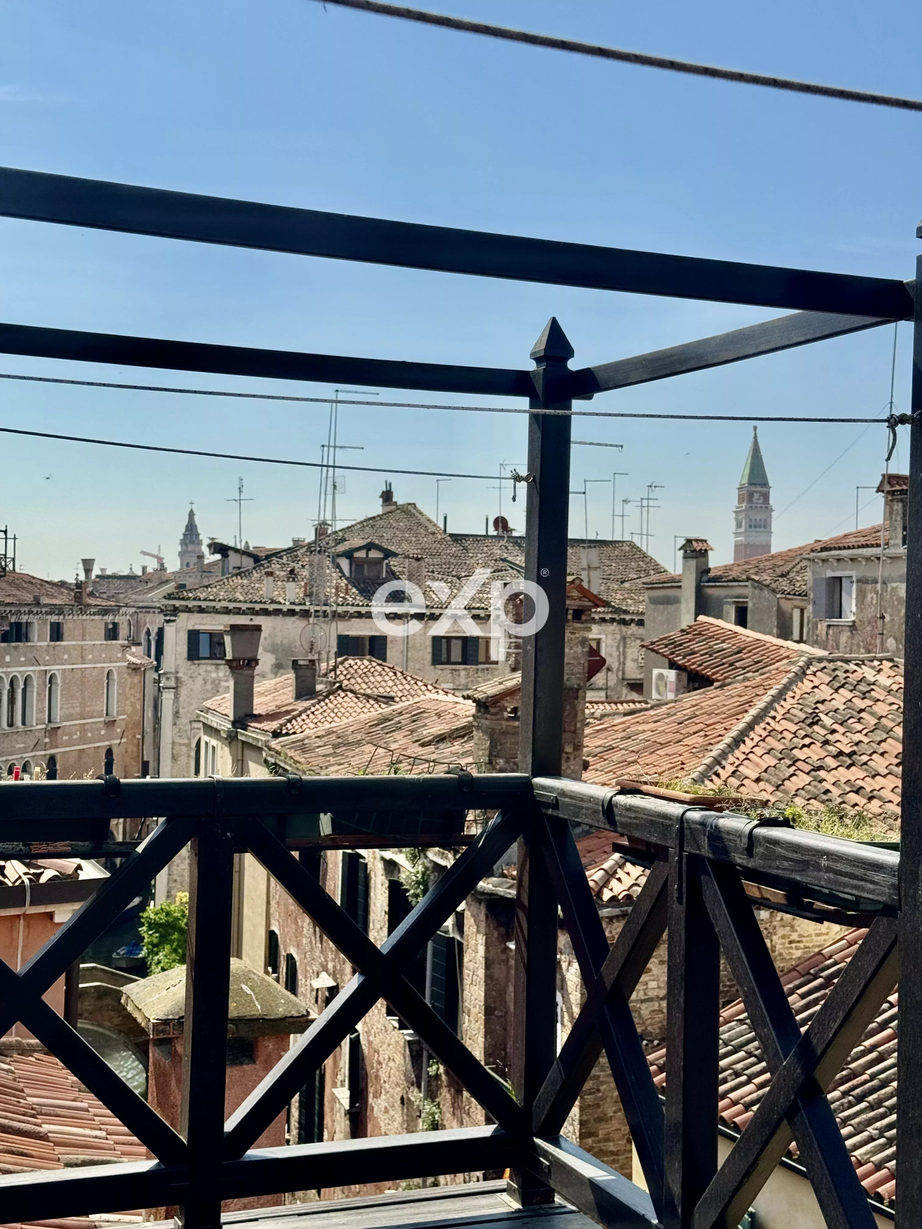 Venezia - duplex con altana in palazzo cinqucentesco