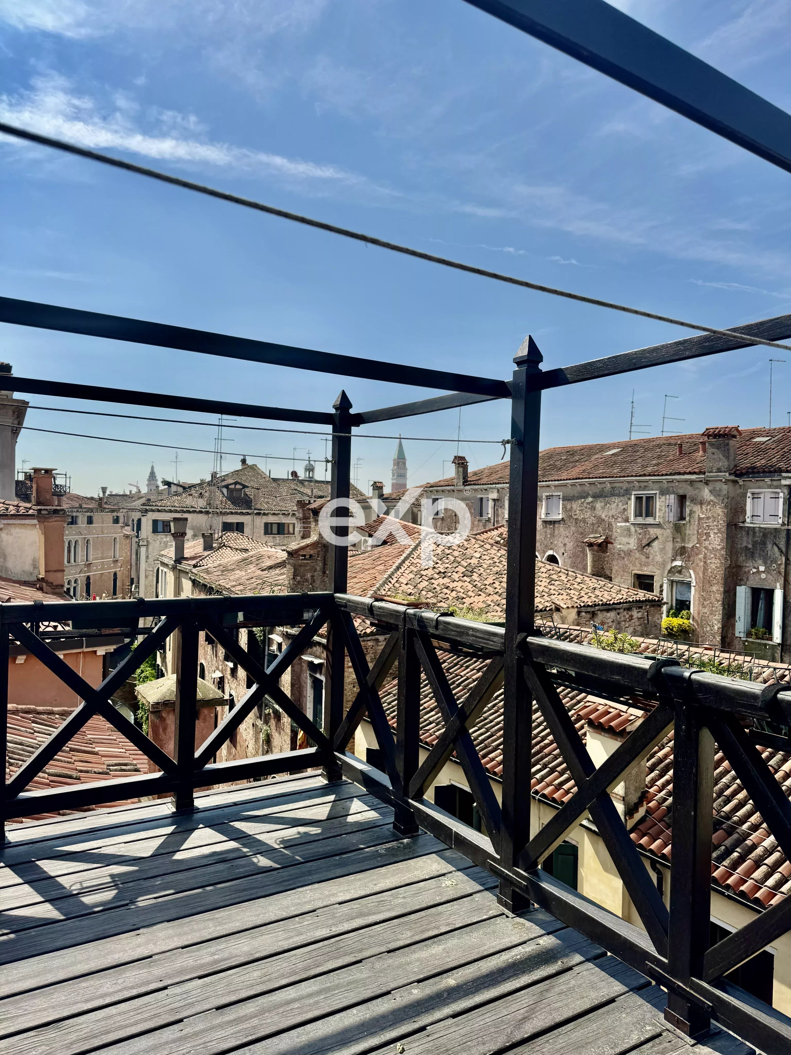 Venezia - duplex con altana in palazzo cinqucentesco
