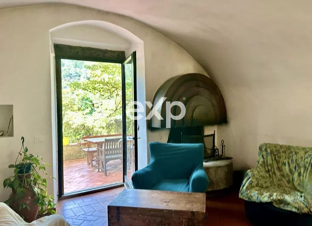 FIRENZE Colline: Porzione di Villa indipendente con Giardino esclusivo.