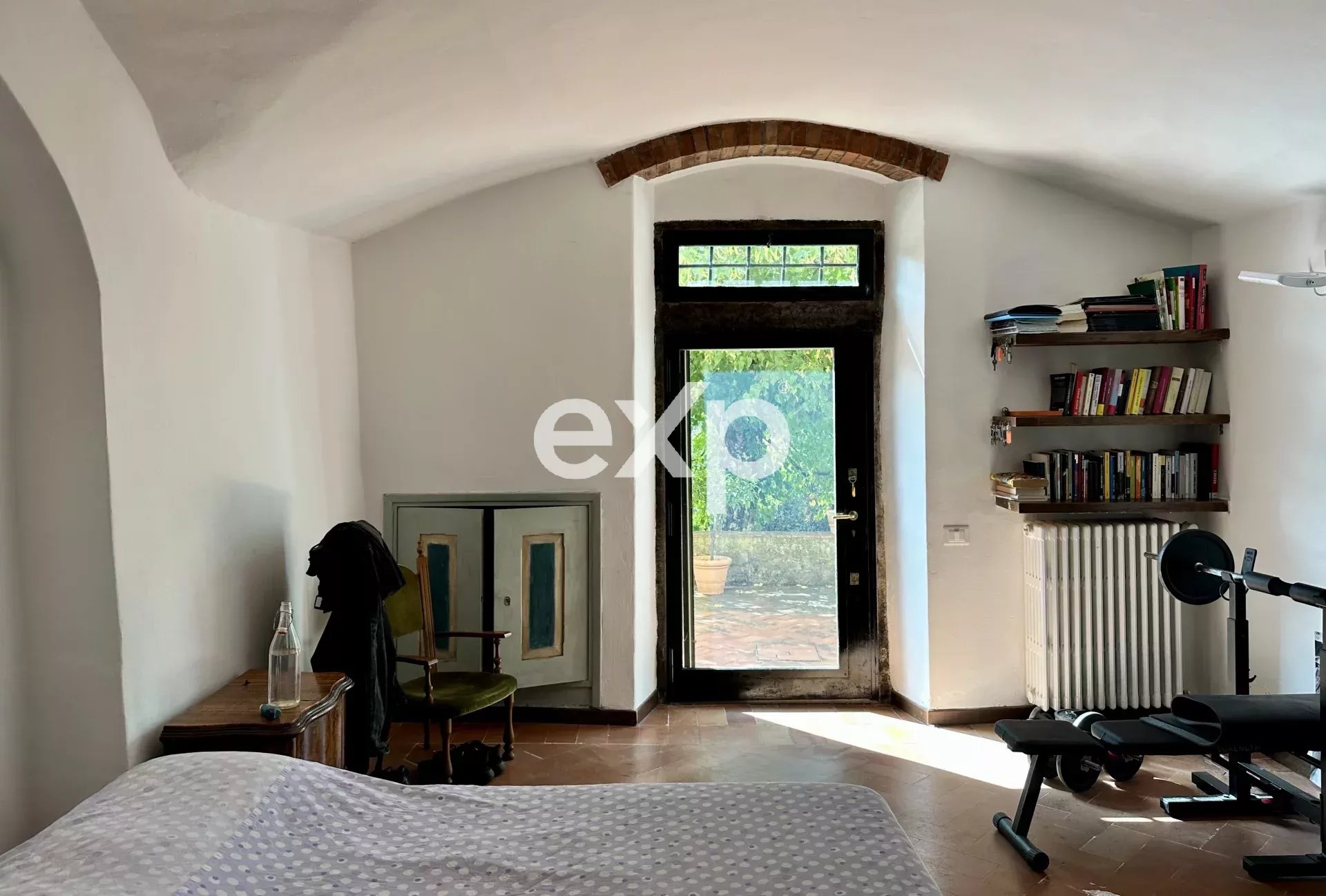 FIRENZE Colline: Porzione di Villa indipendente con Giardino esclusivo.