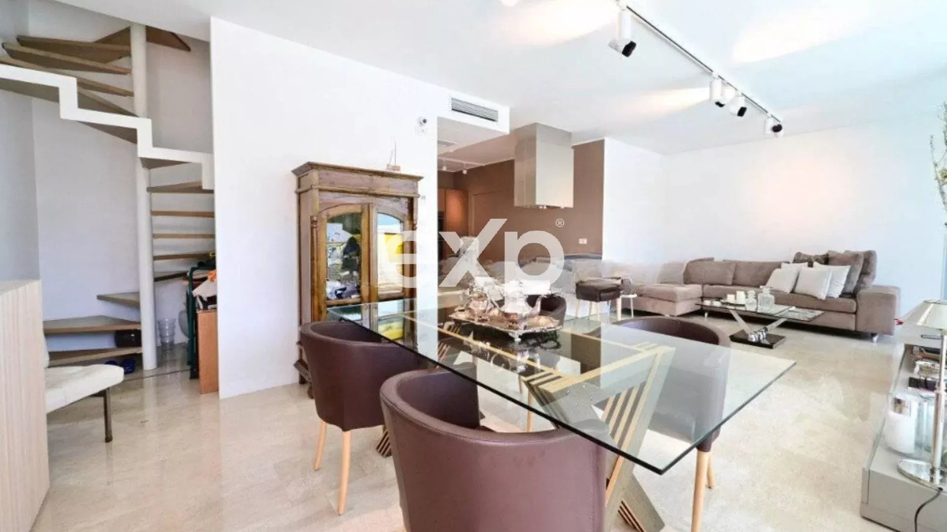 Jesolo - via Toscana - villa a schiera con piscina