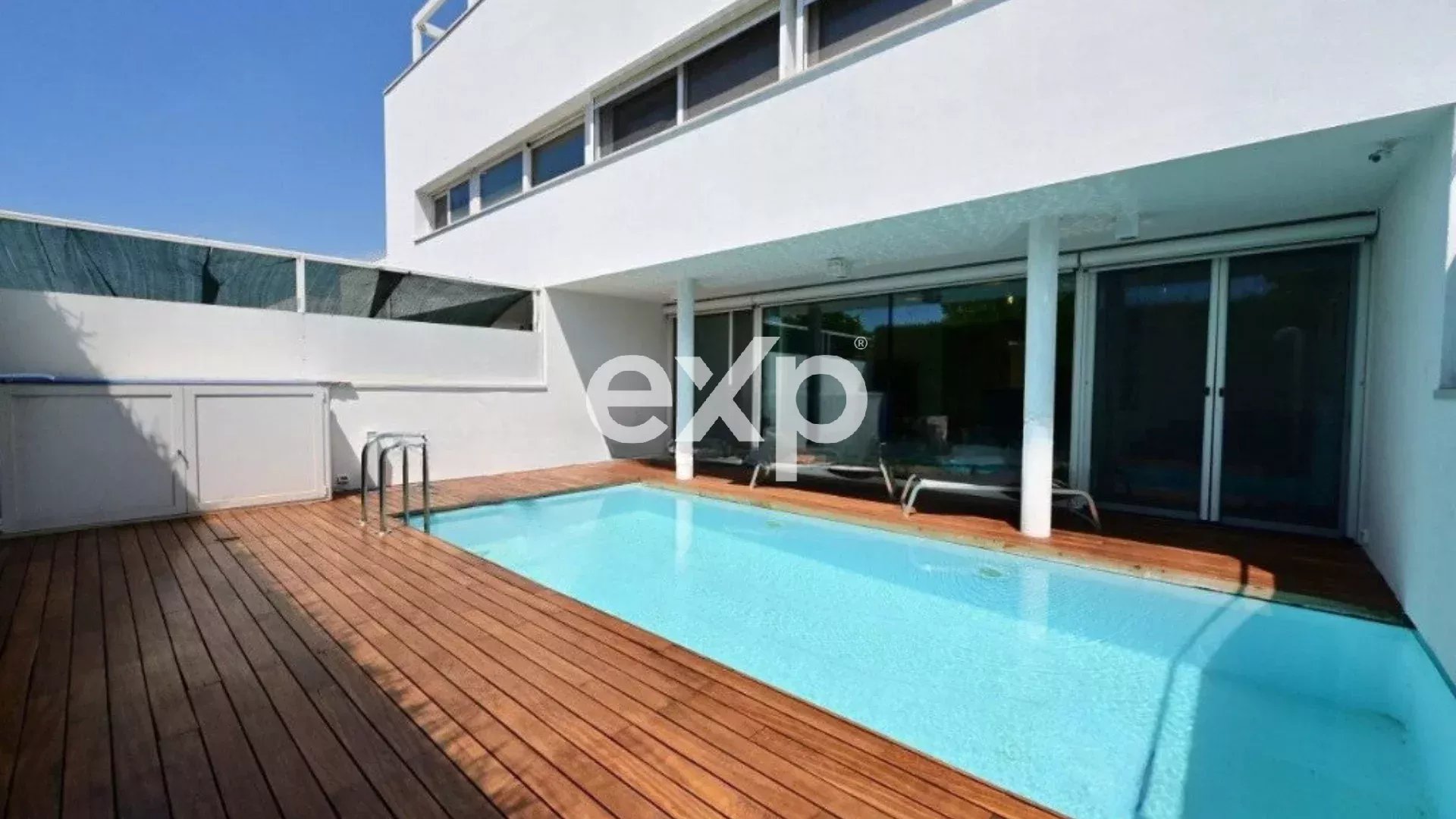 Jesolo - via Toscana - villa a schiera con piscina