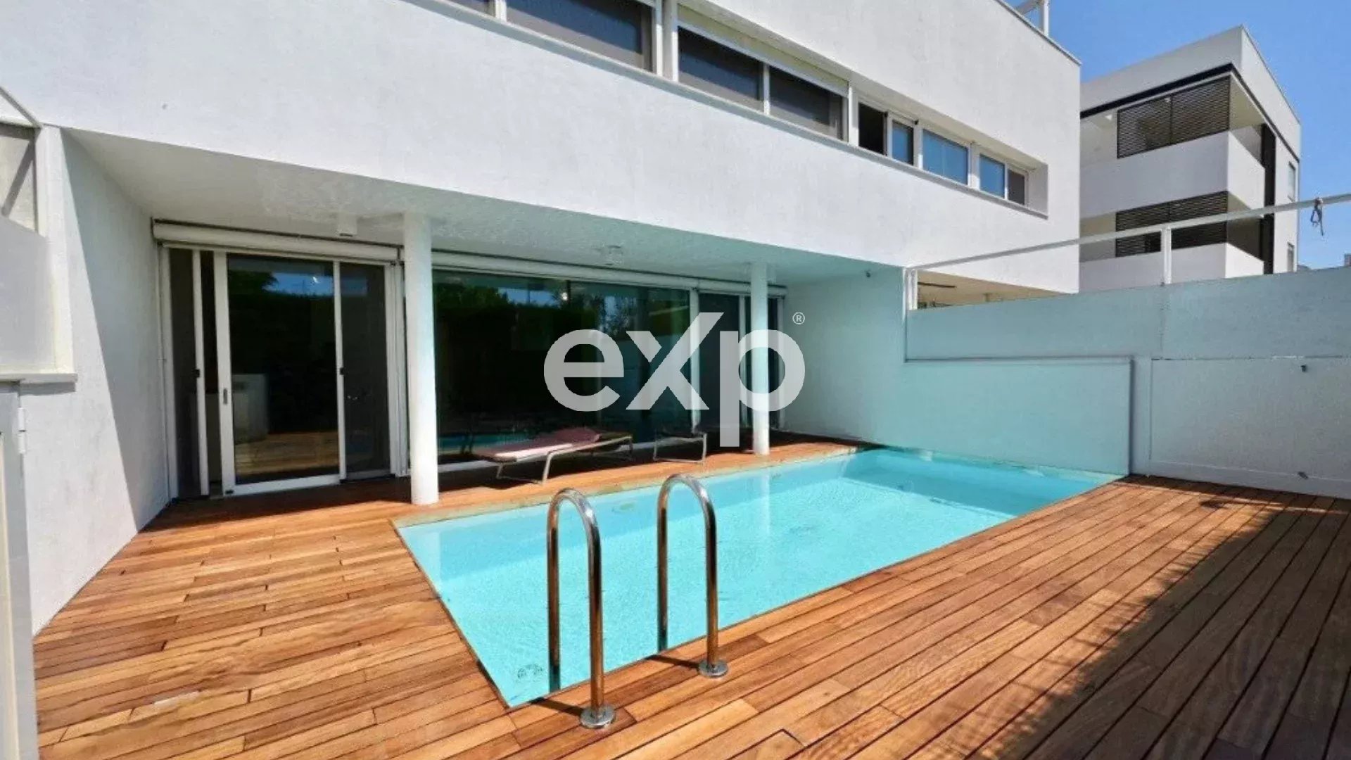 Jesolo - via Toscana - villa a schiera con piscina