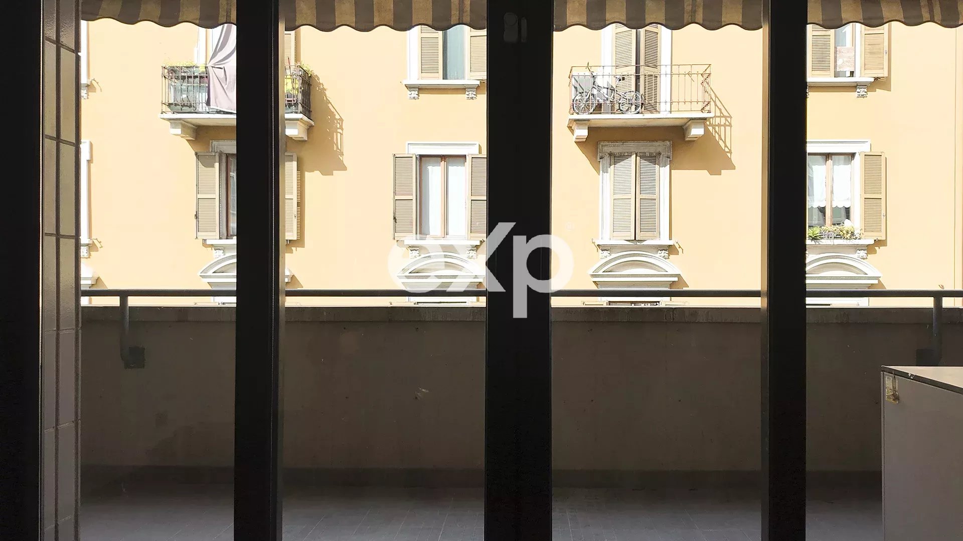 Trilocale di Prestigio con Terrazzo e Box Auto – Via Gustavo Fara 13, Milano