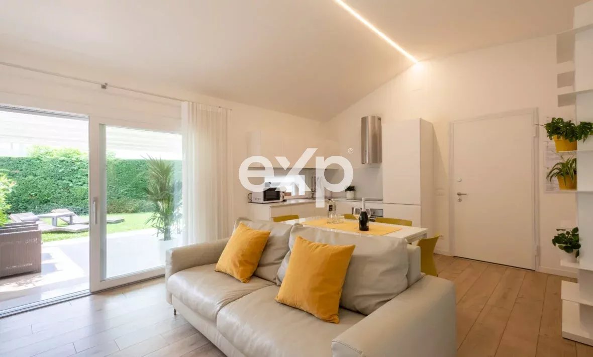 Cavallino-Treporti - residence di 4 appartamenti con giardino